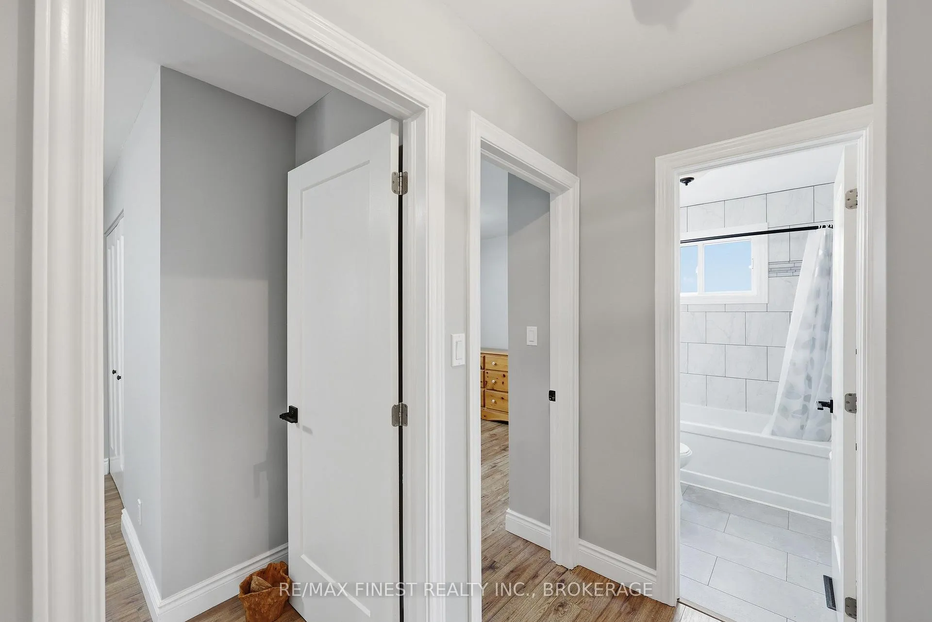 Photo 18 of 1284 Waverley Crescent, Kingston, South of Taylor-Kidd Blvd — HOMEH