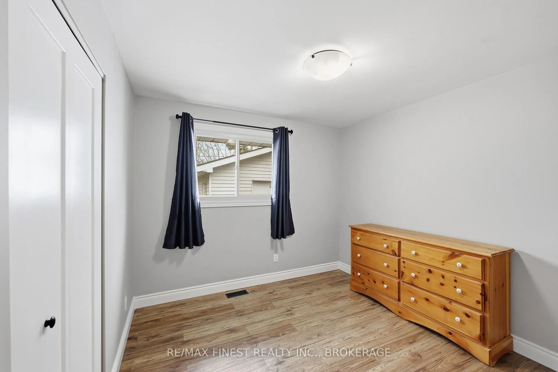 Photo 23 of 1284 Waverley Crescent, Kingston, South of Taylor-Kidd Blvd — HOMEH