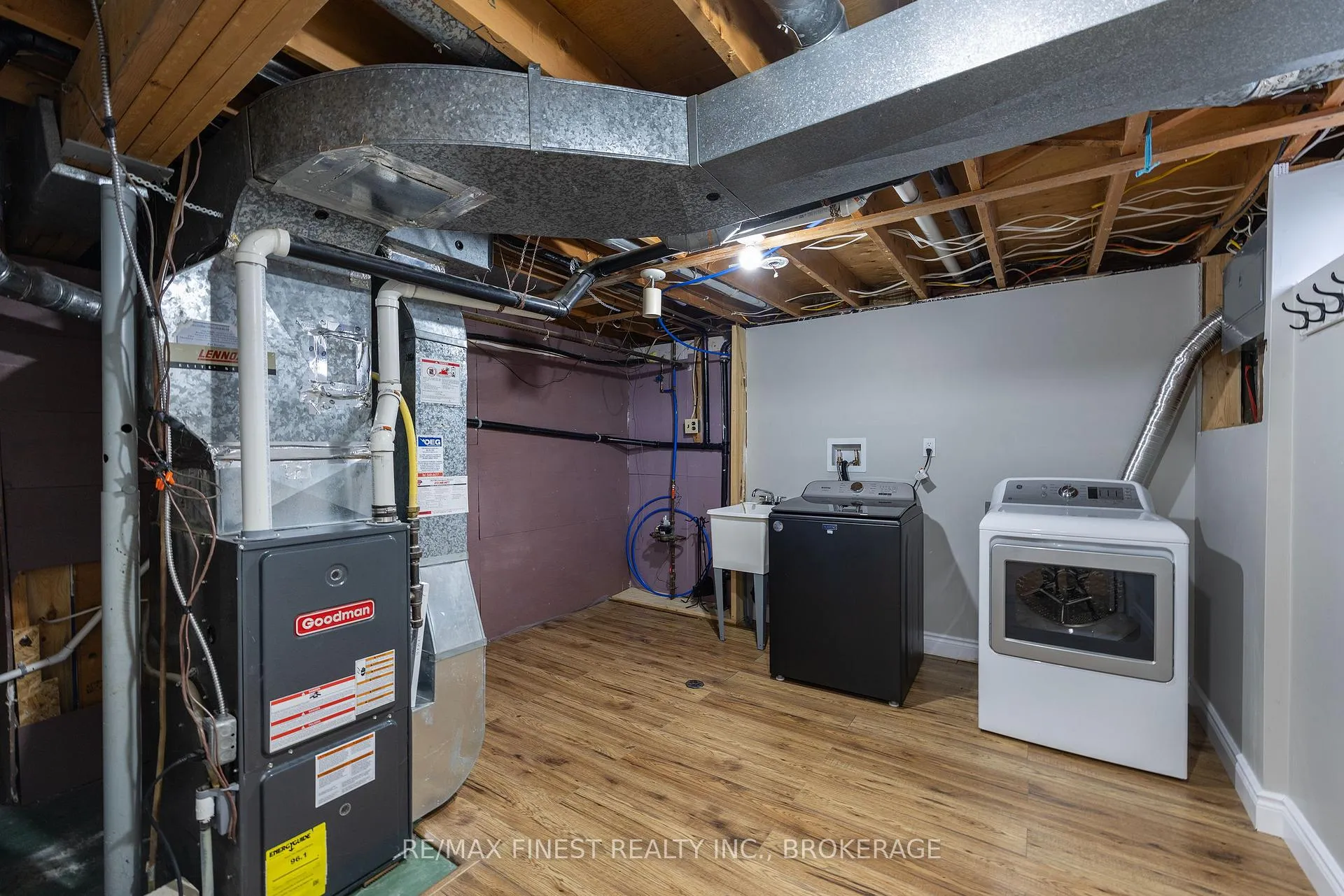 Photo 34 of 1284 Waverley Crescent, Kingston, South of Taylor-Kidd Blvd — HOMEH
