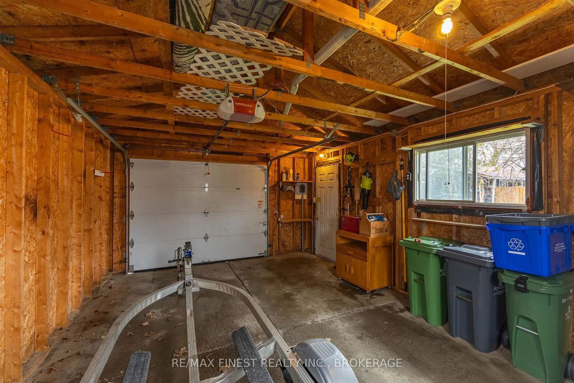 Photo 43 of 1284 Waverley Crescent, Kingston, South of Taylor-Kidd Blvd — HOMEH