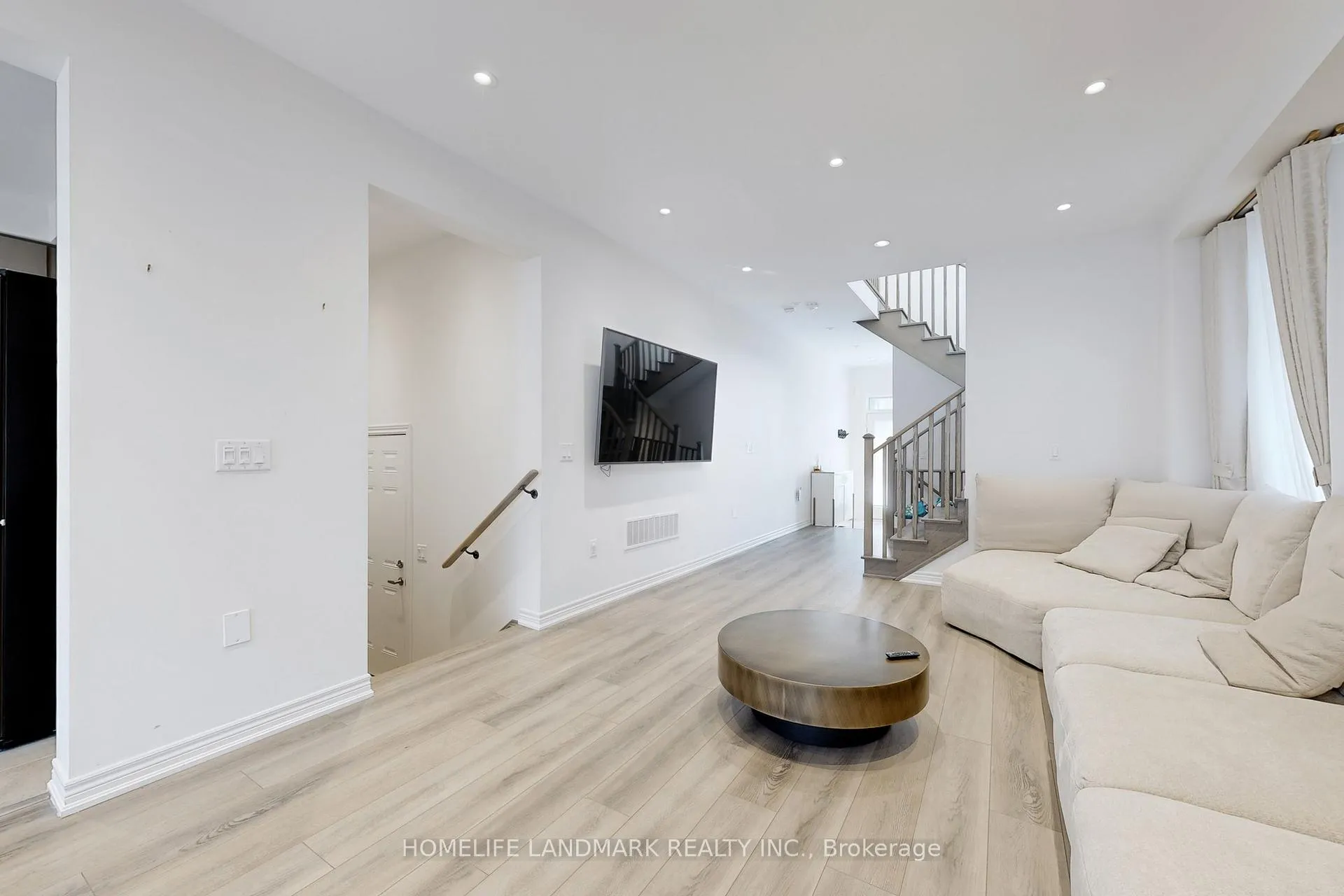 Photo 10 of 50 Titus Street, Markham, Wismer — HOMEH