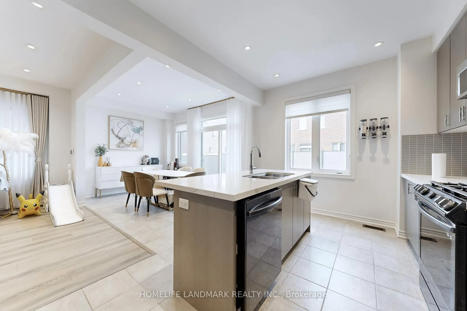 Photo 23 of 50 Titus Street, Markham, Wismer — HOMEH
