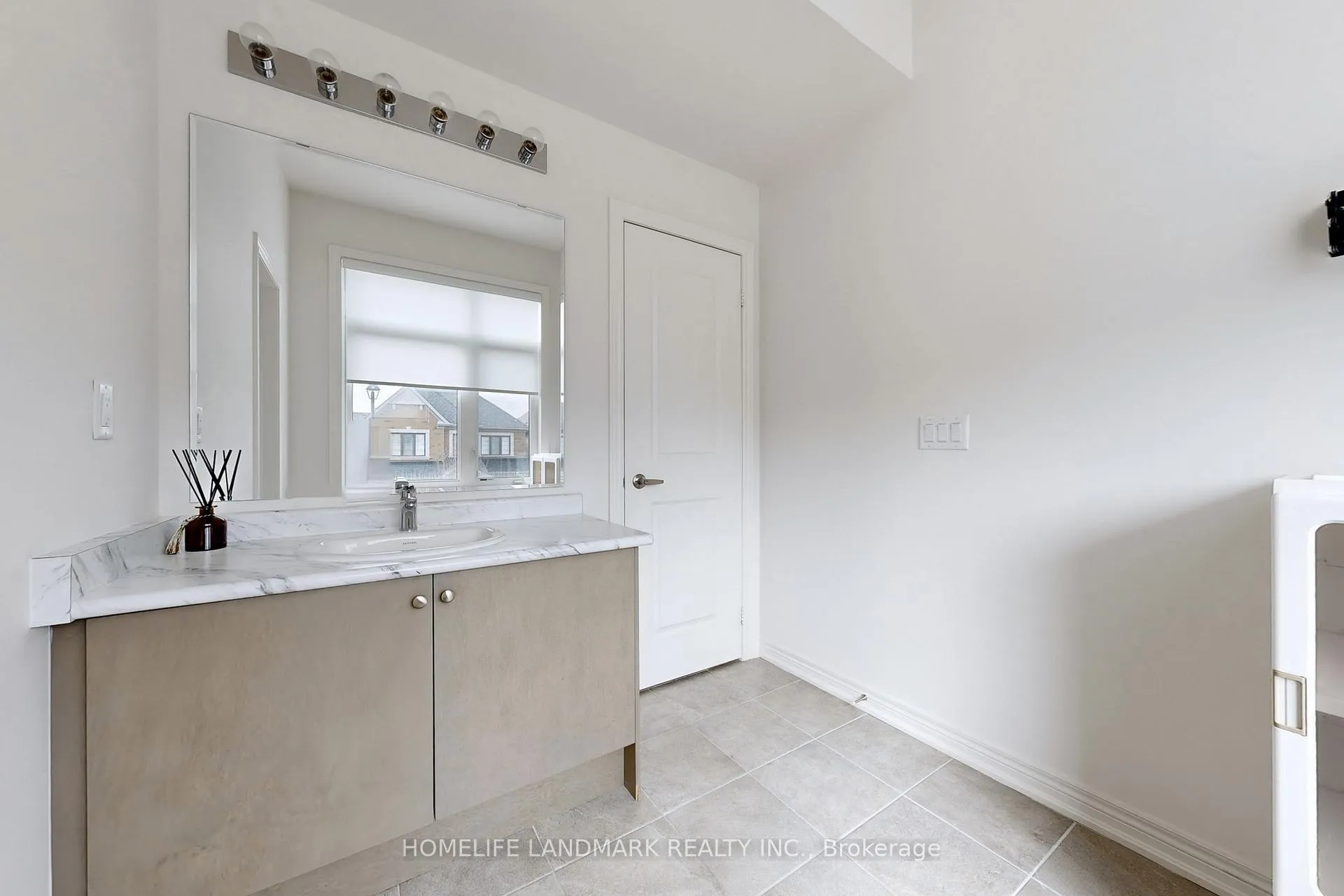 Photo 41 of 50 Titus Street, Markham, Wismer — HOMEH