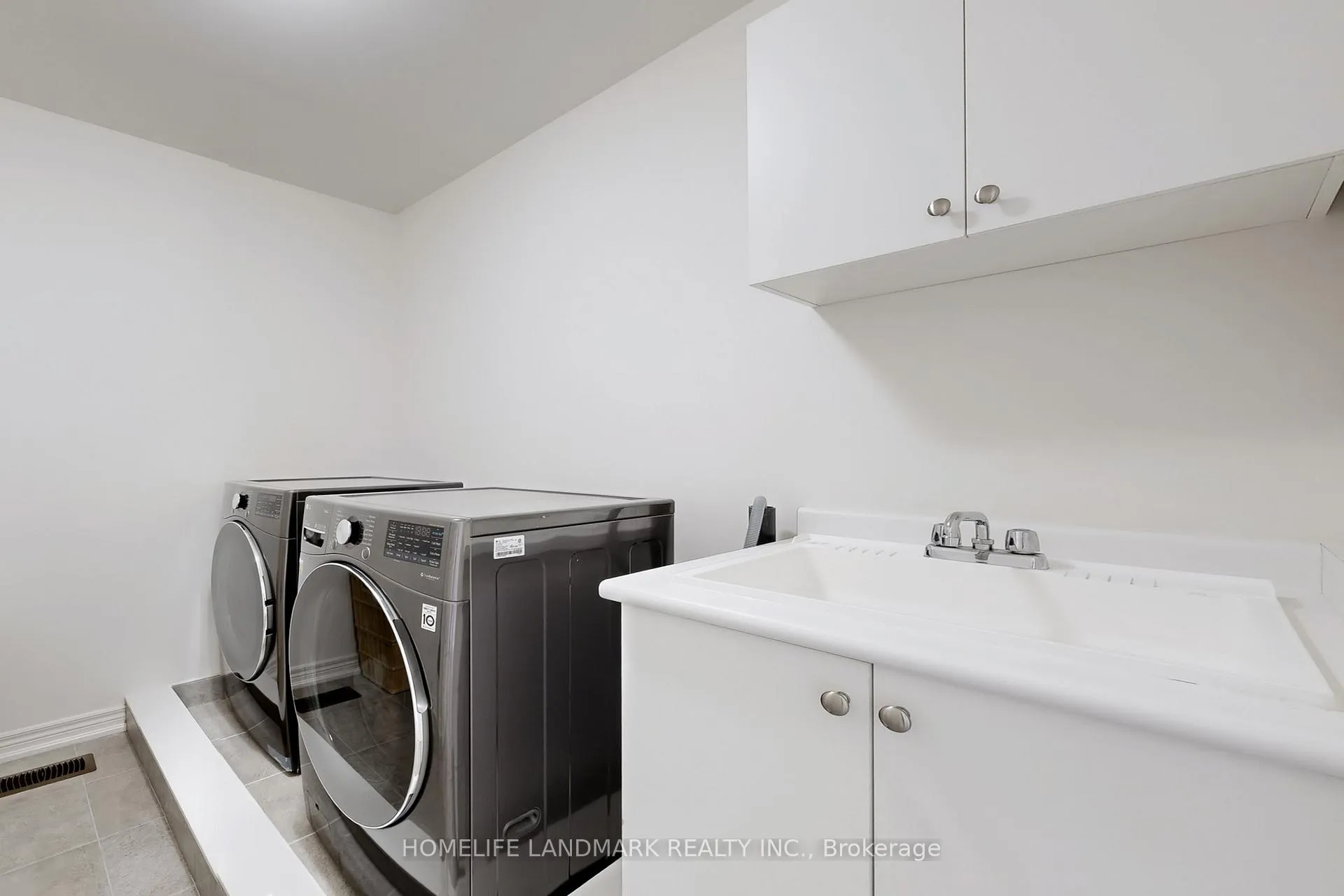 Photo 43 of 50 Titus Street, Markham, Wismer — HOMEH