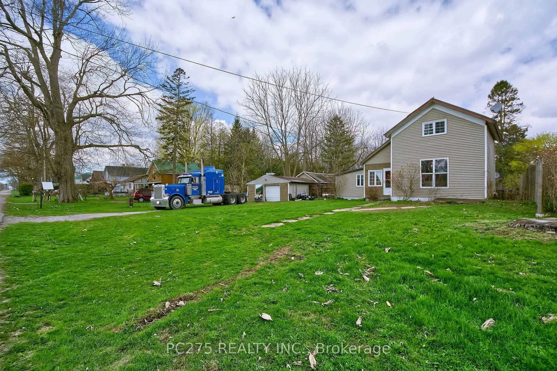 Photo 3 of 179 Queen Street E, Norfolk, St. Williams — HOMEH