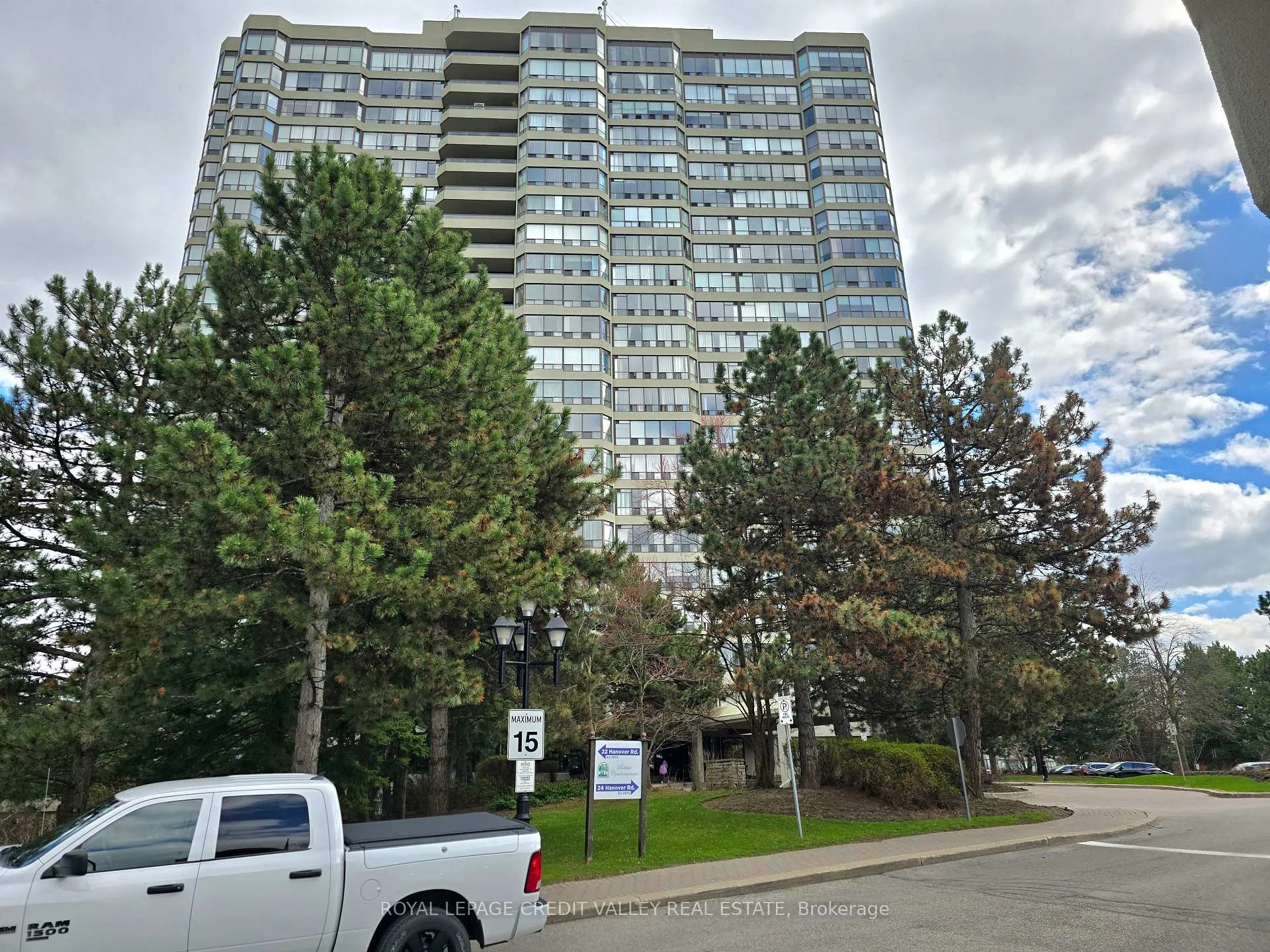 Front of Unit 2101, 24 Hanover Road