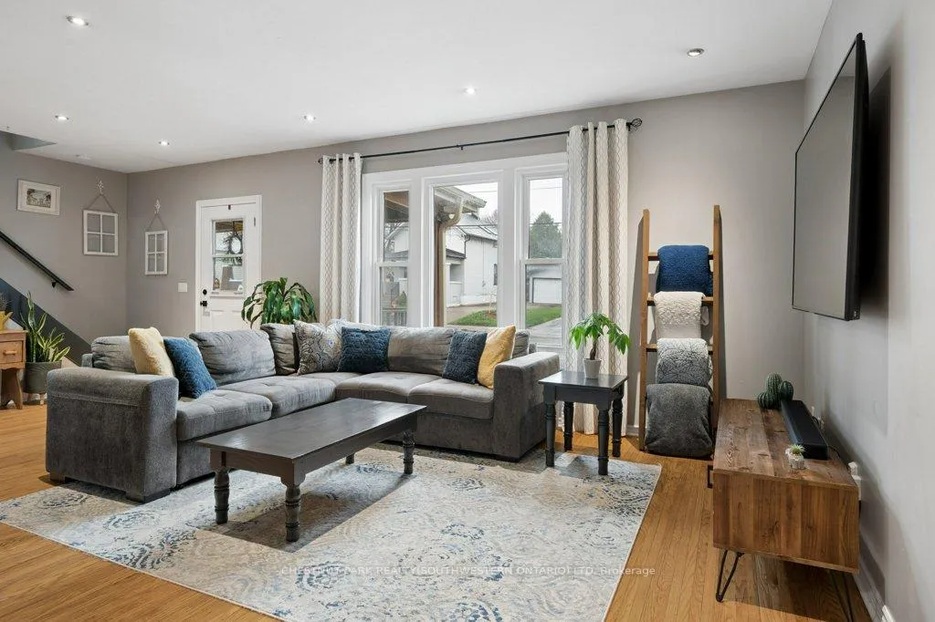 Photo 10 of 43 Krug Street, Kitchener — HOMEH