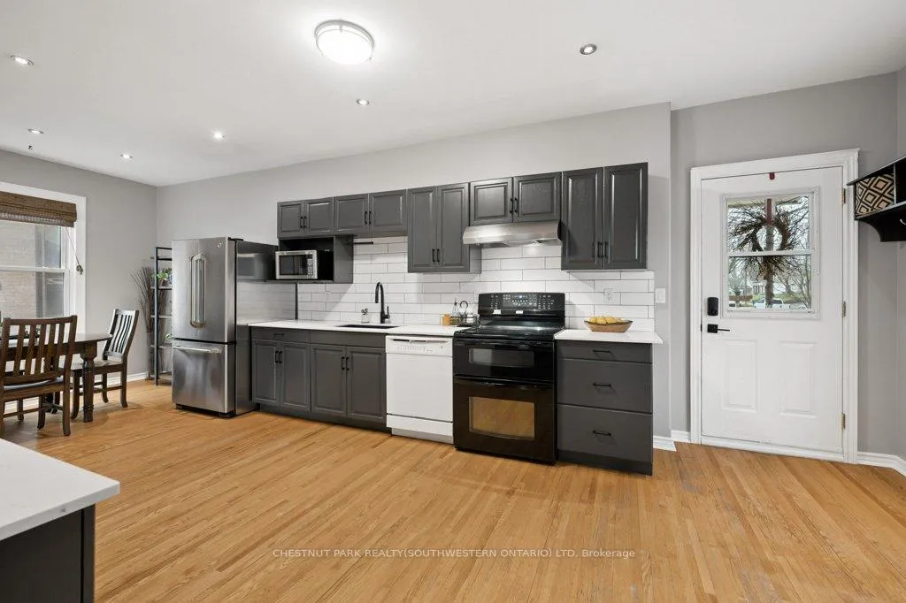 Photo 17 of 43 Krug Street, Kitchener — HOMEH