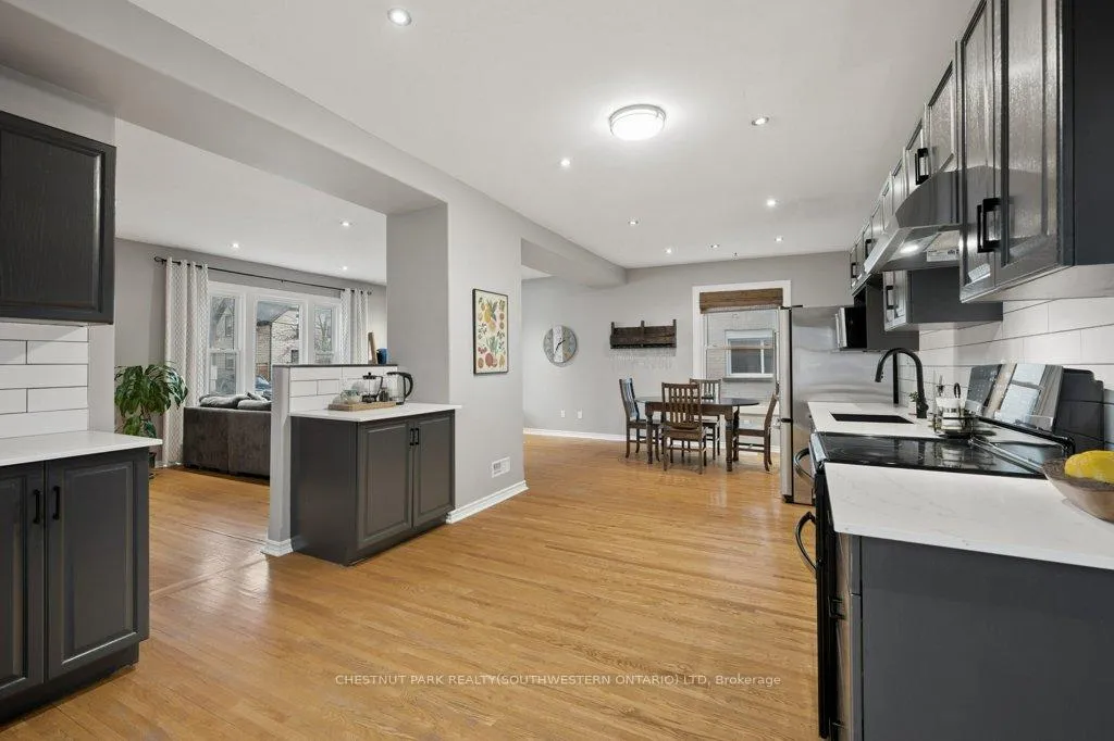 Photo 18 of 43 Krug Street, Kitchener — HOMEH