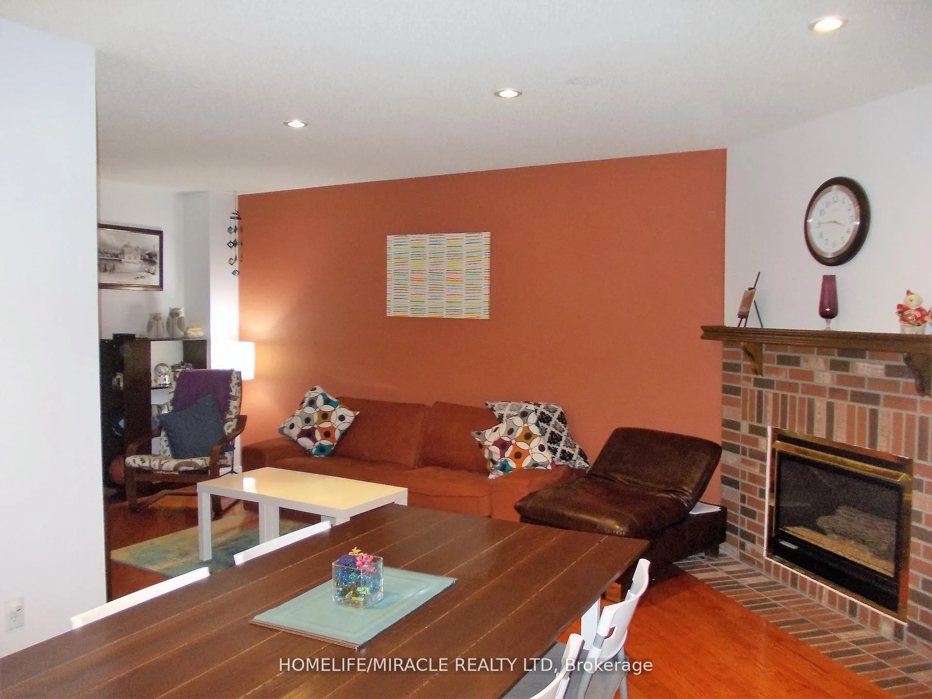 Photo 2 of 101 Bighorn Crescent, Brampton, Sandringham-Wellington — HOMEH