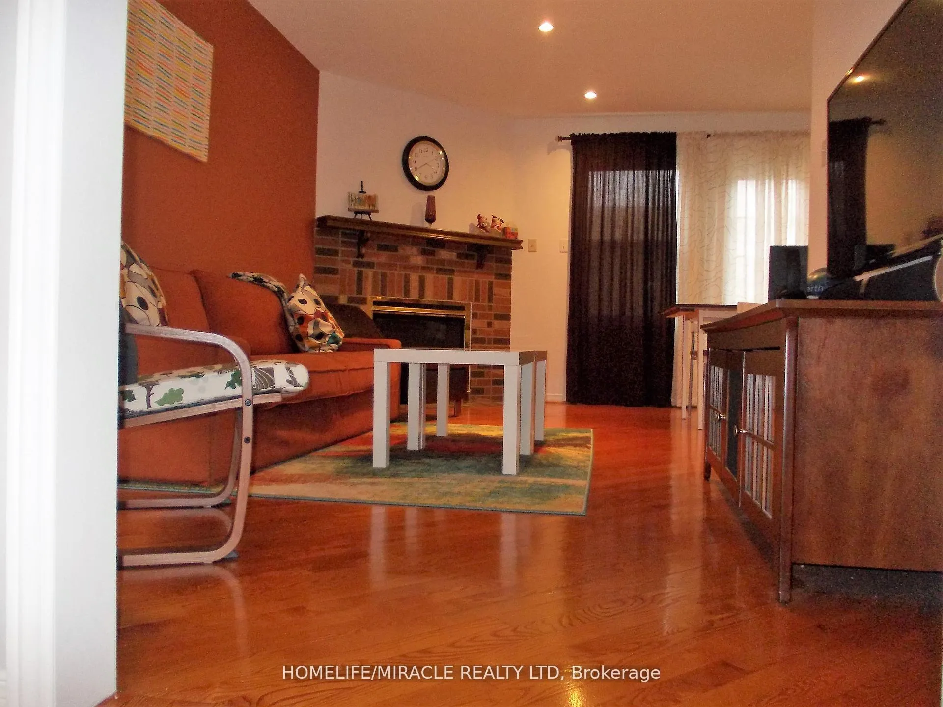 Photo 4 of 101 Bighorn Crescent, Brampton, Sandringham-Wellington — HOMEH