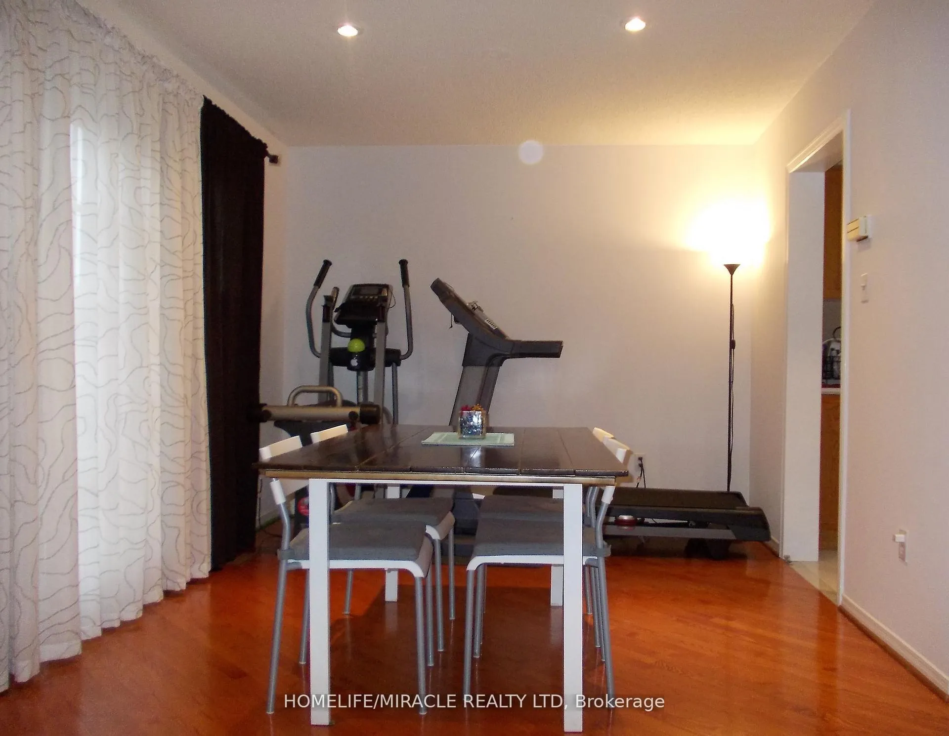 Photo 5 of 101 Bighorn Crescent, Brampton, Sandringham-Wellington — HOMEH