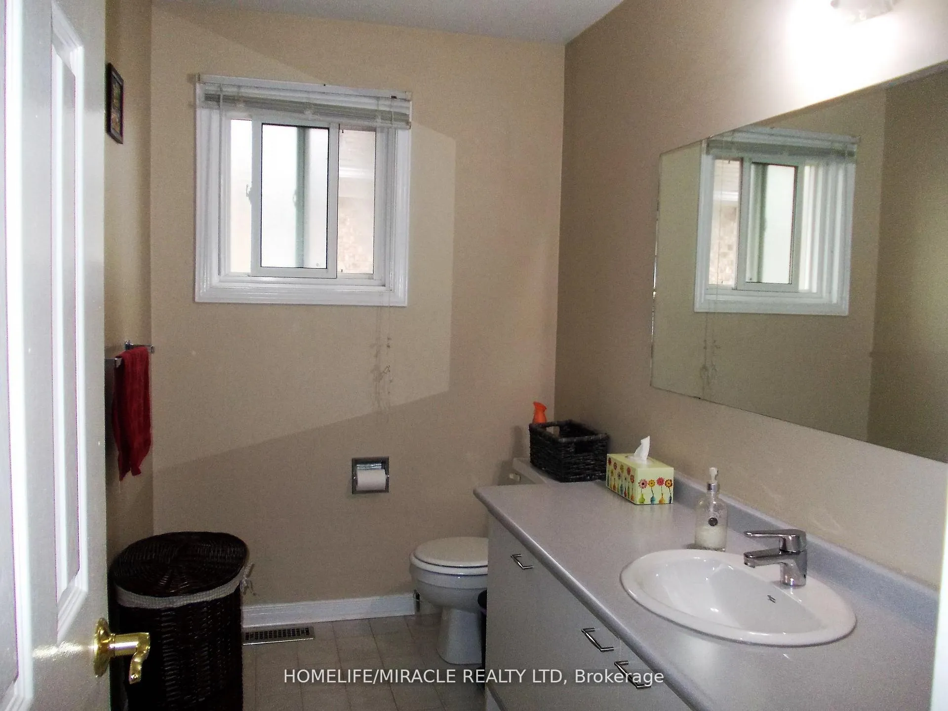 Photo 10 of 101 Bighorn Crescent, Brampton, Sandringham-Wellington — HOMEH