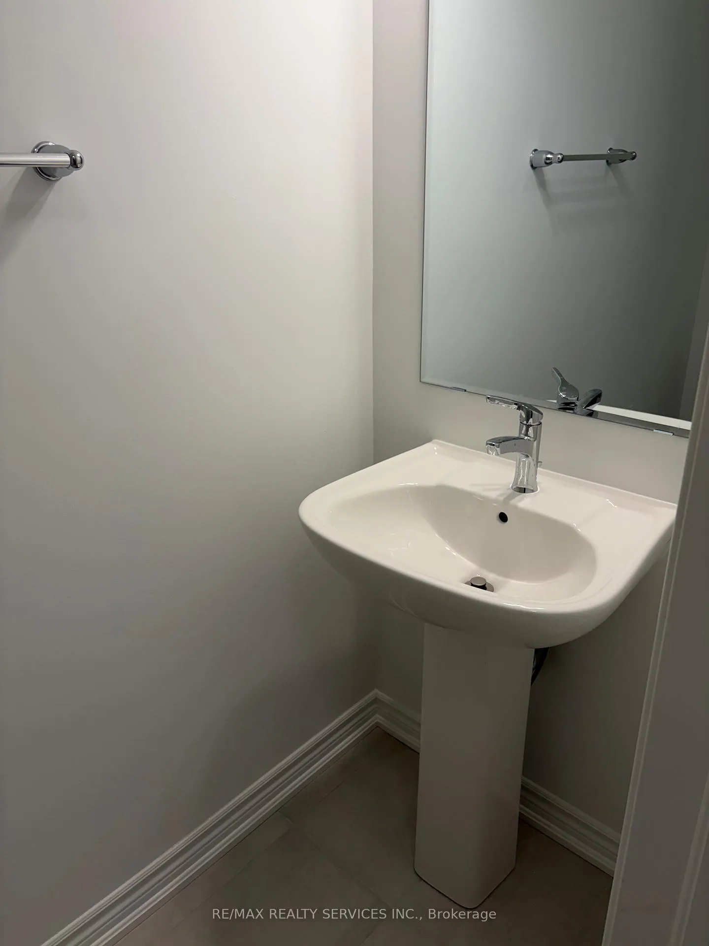 Photo 20 of 92 Yorkshire Drive, Barrie, Rural Barrie Southeast — HOMEH
