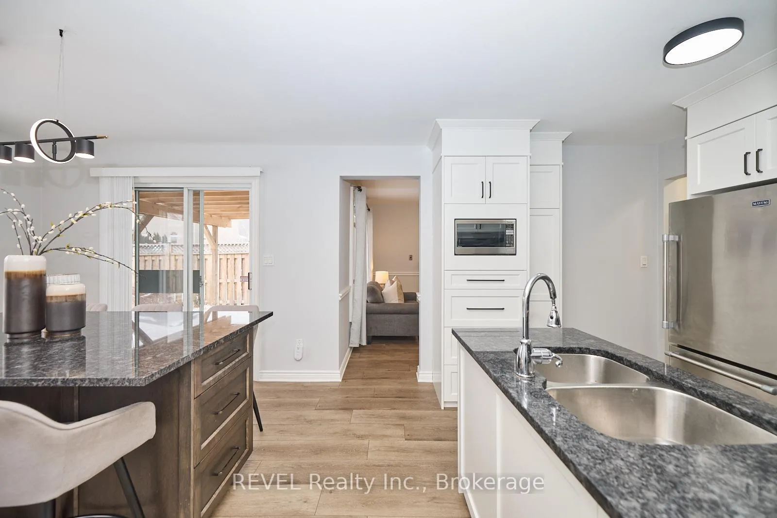 Photo 13 of 8007 Oakridge Drive, Niagara Falls, Mt. Carmel — HOMEH