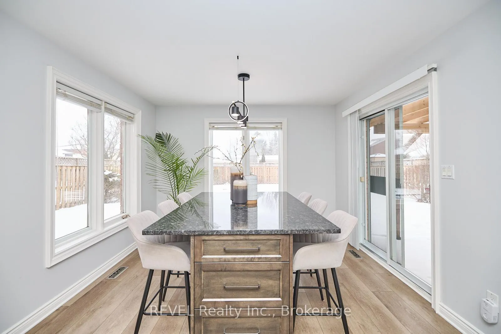 Photo 15 of 8007 Oakridge Drive, Niagara Falls, Mt. Carmel — HOMEH