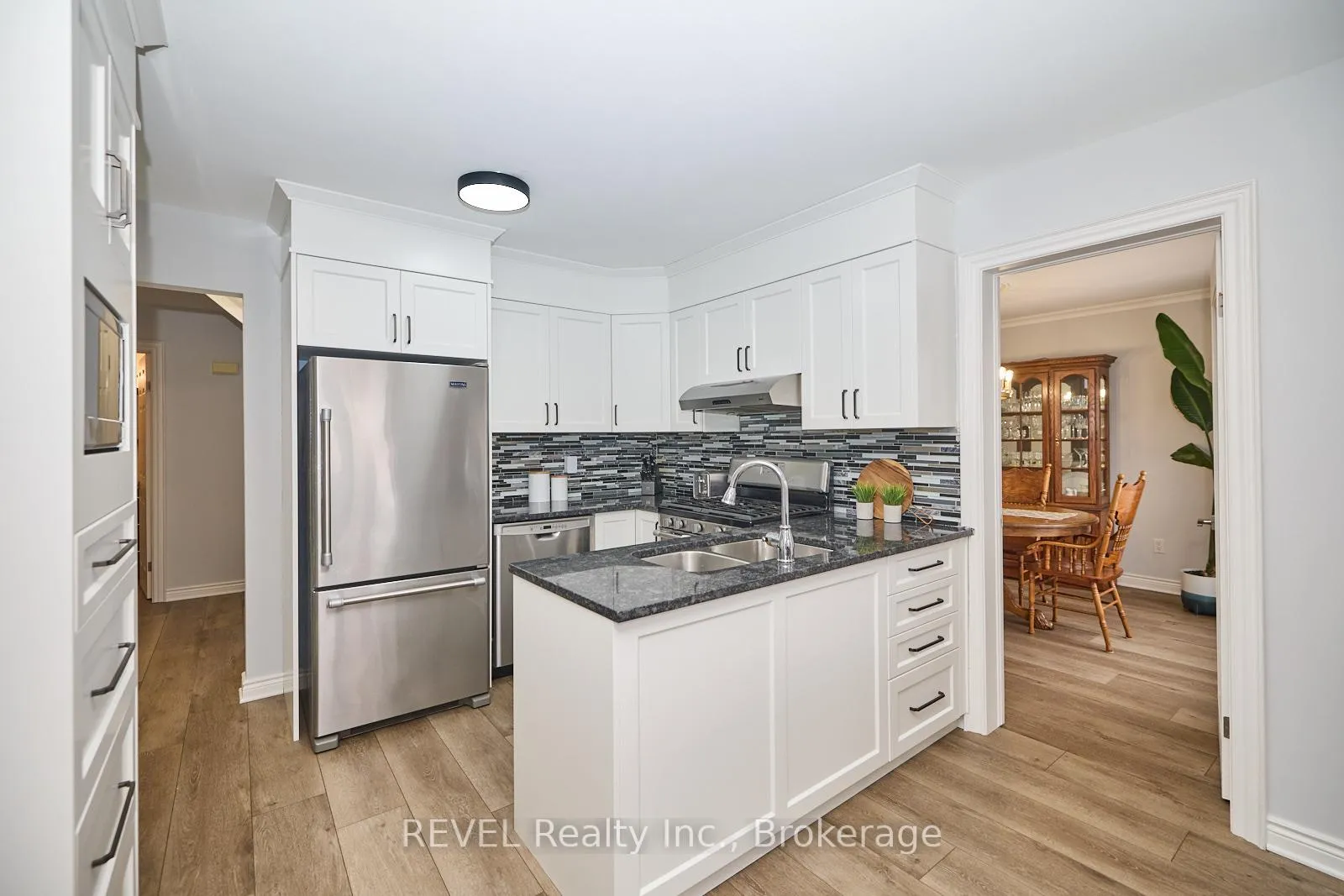 Photo 17 of 8007 Oakridge Drive, Niagara Falls, Mt. Carmel — HOMEH