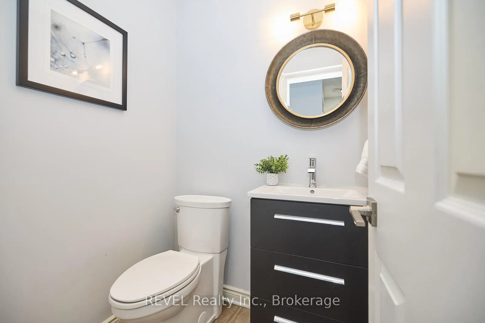 Photo 23 of 8007 Oakridge Drive, Niagara Falls, Mt. Carmel — HOMEH