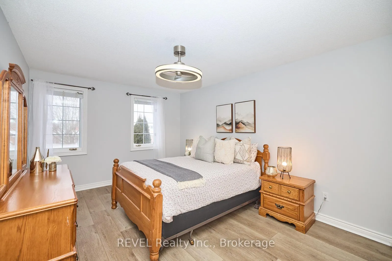 Photo 25 of 8007 Oakridge Drive, Niagara Falls, Mt. Carmel — HOMEH