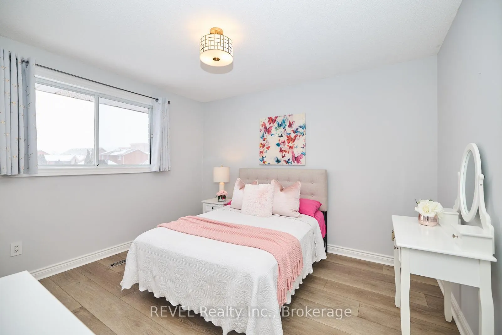 Photo 33 of 8007 Oakridge Drive, Niagara Falls, Mt. Carmel — HOMEH