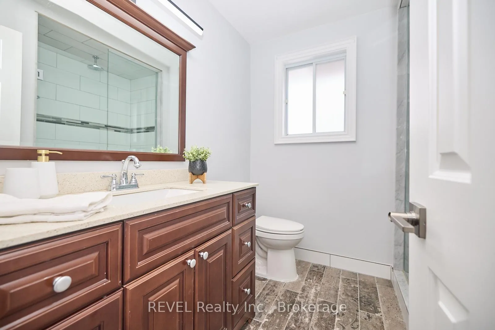 Photo 38 of 8007 Oakridge Drive, Niagara Falls, Mt. Carmel — HOMEH