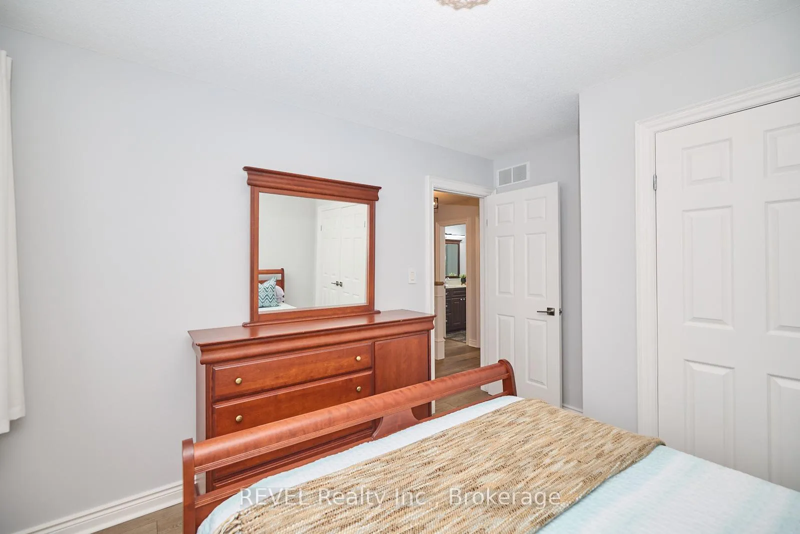 Photo 42 of 8007 Oakridge Drive, Niagara Falls, Mt. Carmel — HOMEH