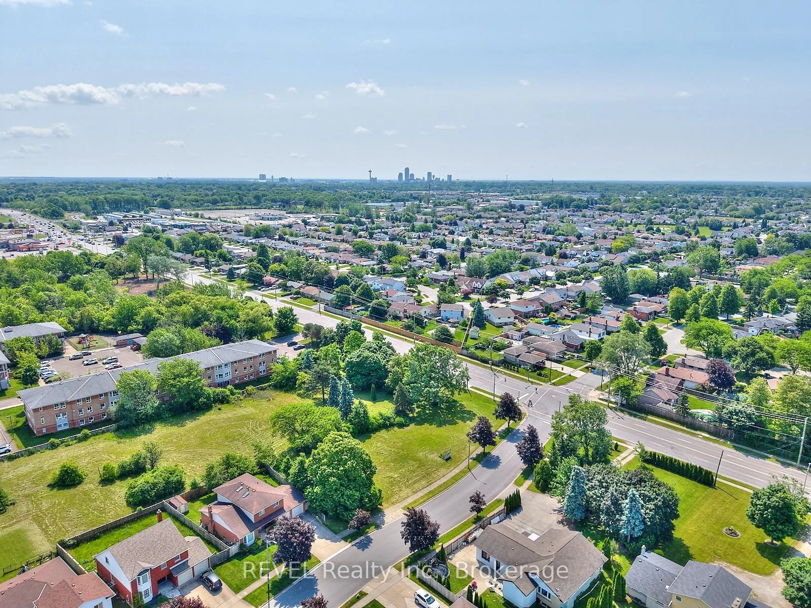 Photo 50 of 8007 Oakridge Drive, Niagara Falls, Mt. Carmel — HOMEH
