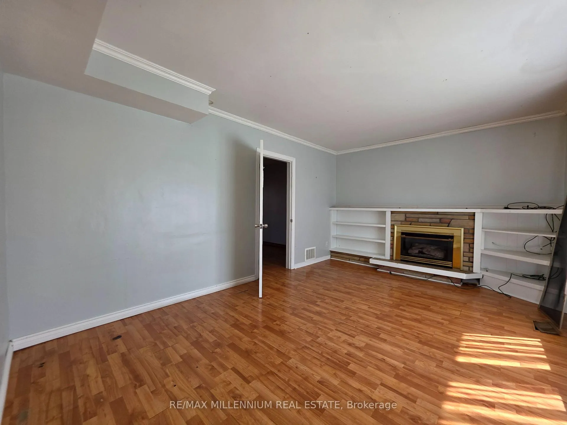 Photo 3 of 12 Todd Brook Drive, Etobicoke, Thistletown-Beaumonde Heights — HOMEH