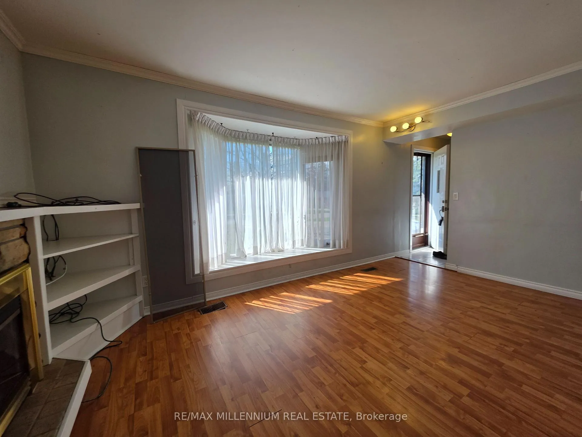 Photo 4 of 12 Todd Brook Drive, Etobicoke, Thistletown-Beaumonde Heights — HOMEH