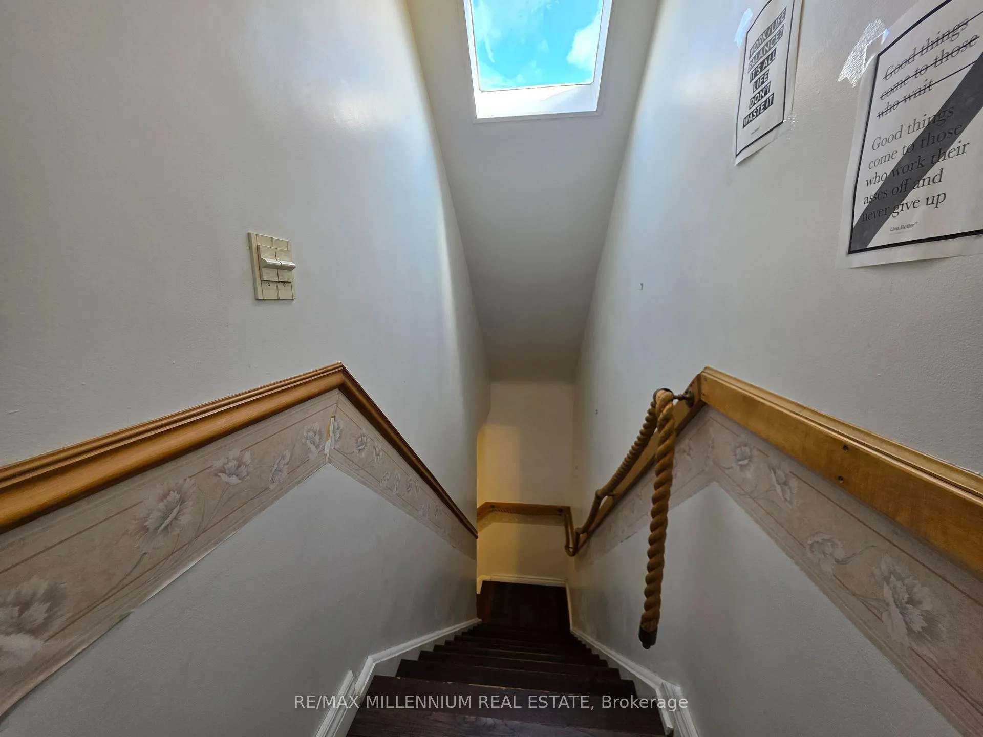 Photo 8 of 12 Todd Brook Drive, Etobicoke, Thistletown-Beaumonde Heights — HOMEH