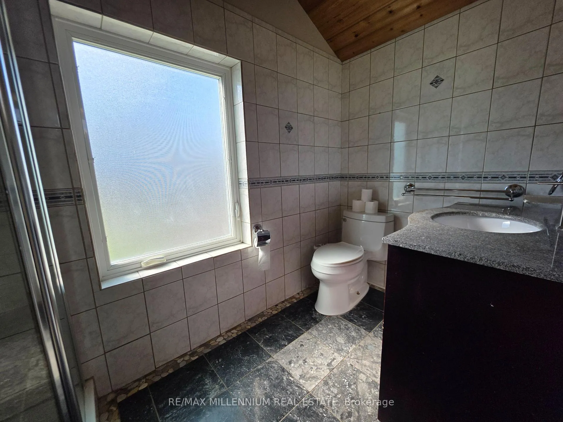 Photo 12 of 12 Todd Brook Drive, Etobicoke, Thistletown-Beaumonde Heights — HOMEH