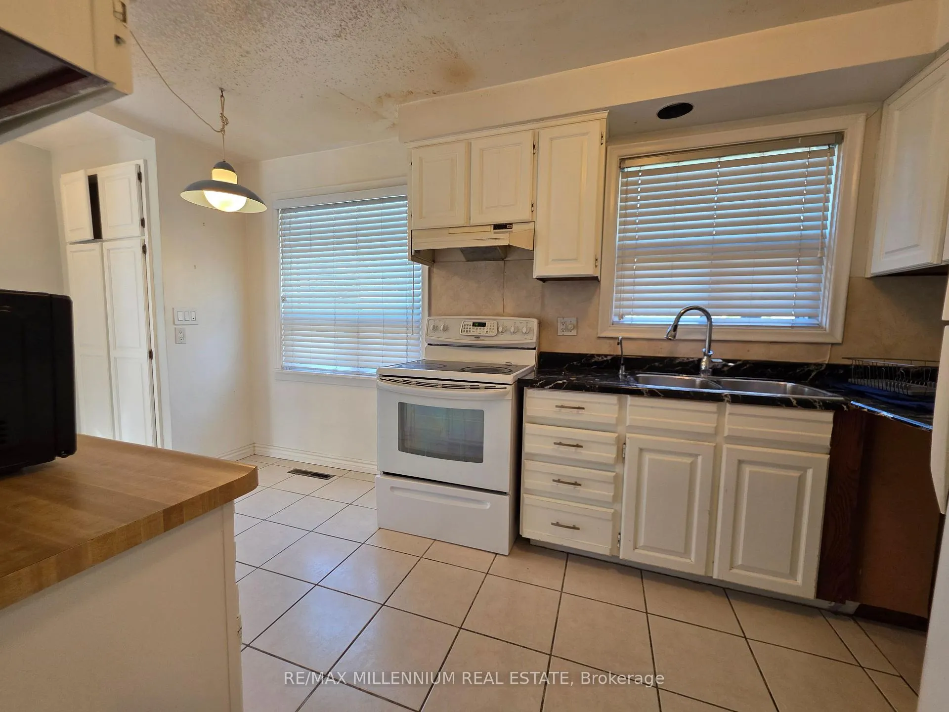 Photo 15 of 12 Todd Brook Drive, Etobicoke, Thistletown-Beaumonde Heights — HOMEH