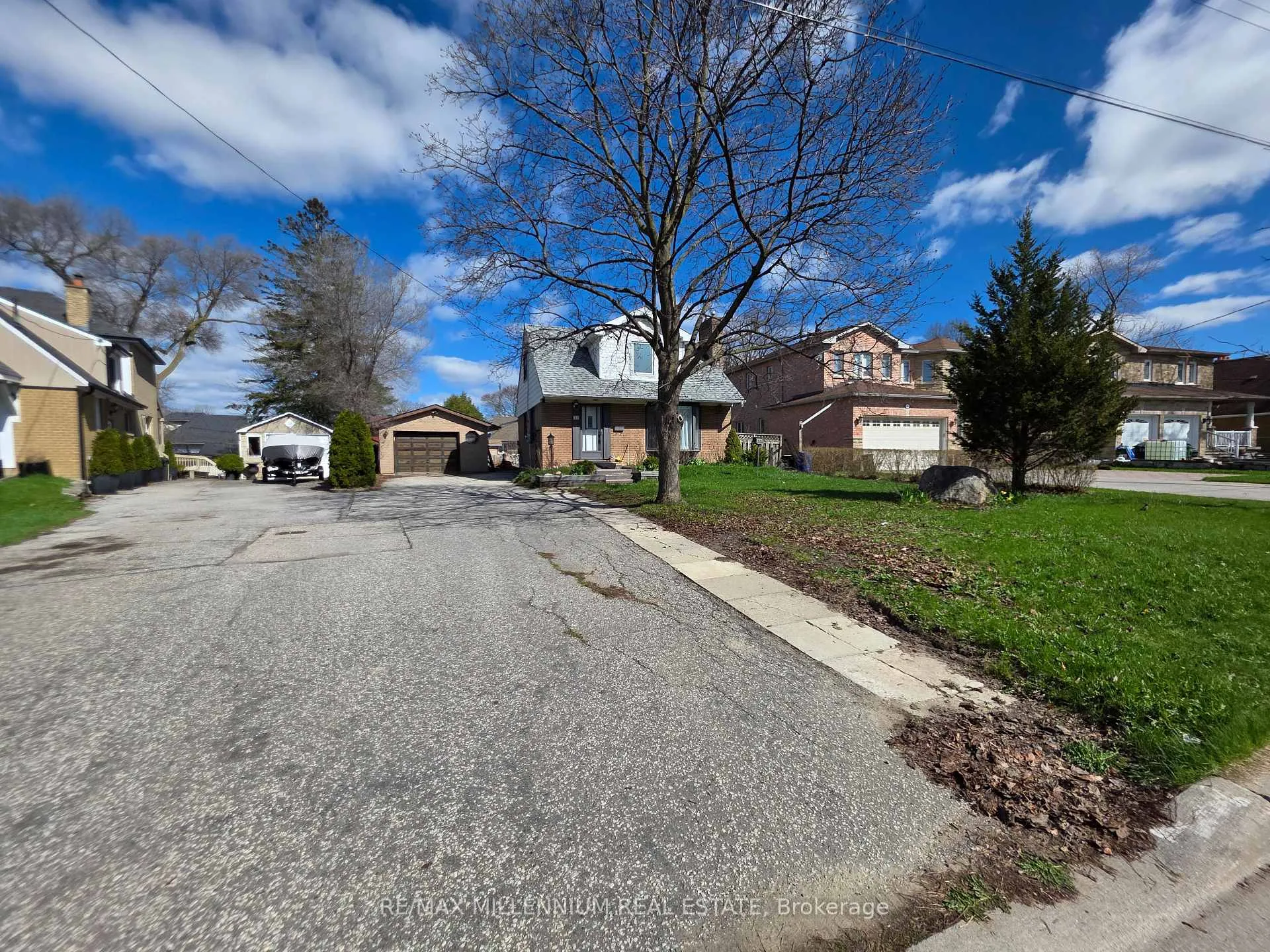 Photo 24 of 12 Todd Brook Drive, Etobicoke, Thistletown-Beaumonde Heights — HOMEH