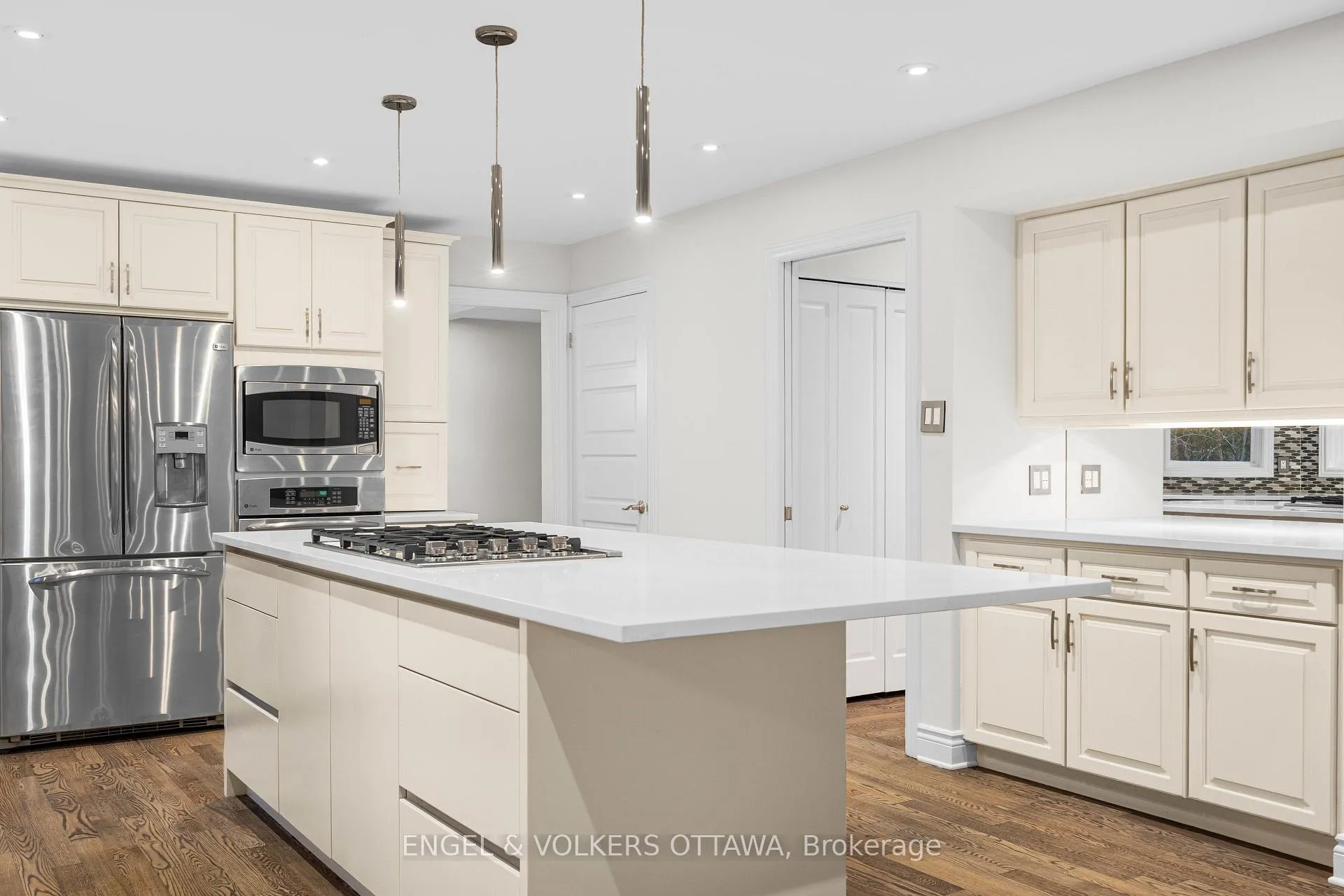 Photo 15 of 23 Pinecone Trail, Ottawa, Stittsville (Central) — HOMEH