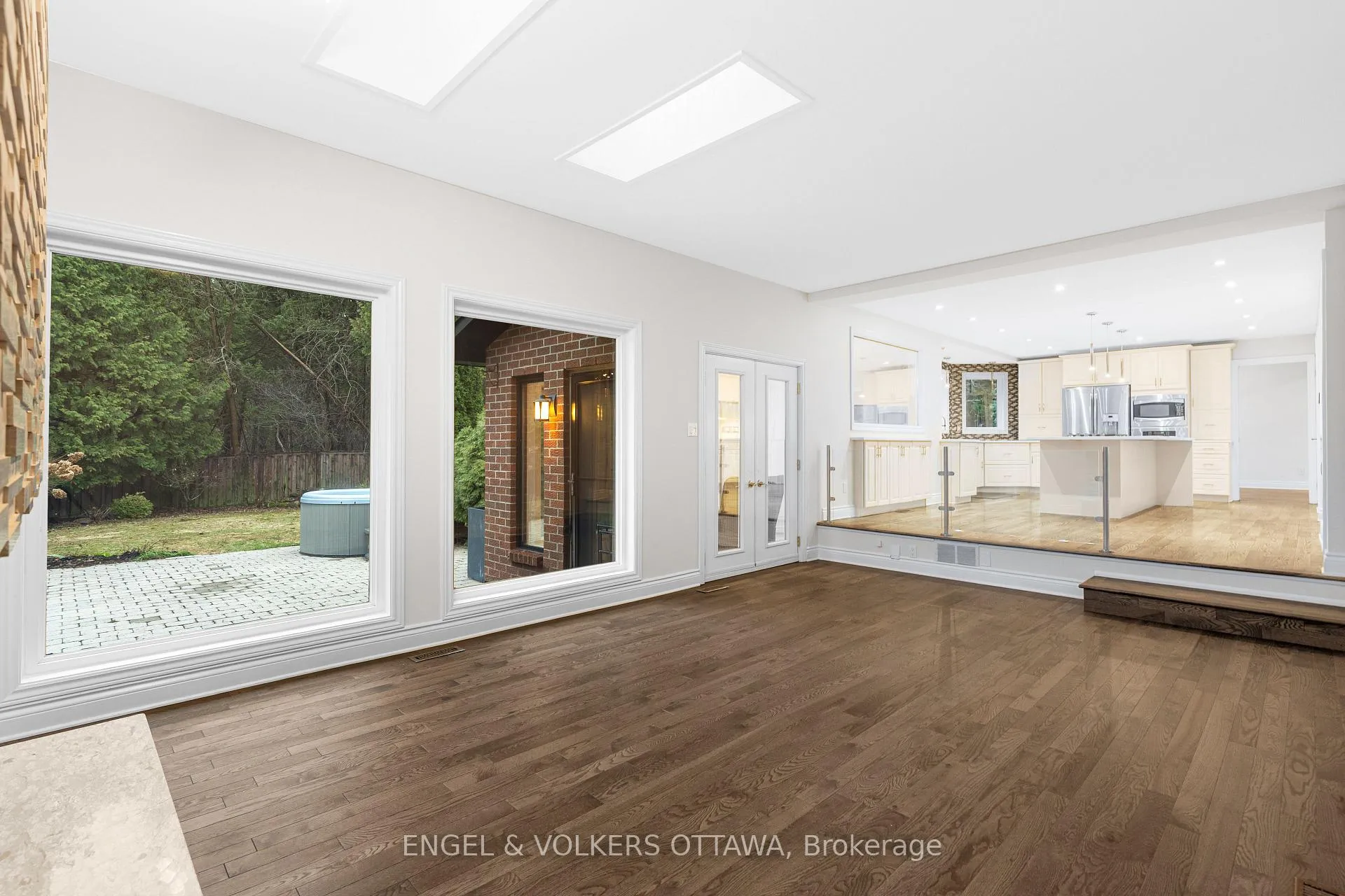 Photo 17 of 23 Pinecone Trail, Ottawa, Stittsville (Central) — HOMEH