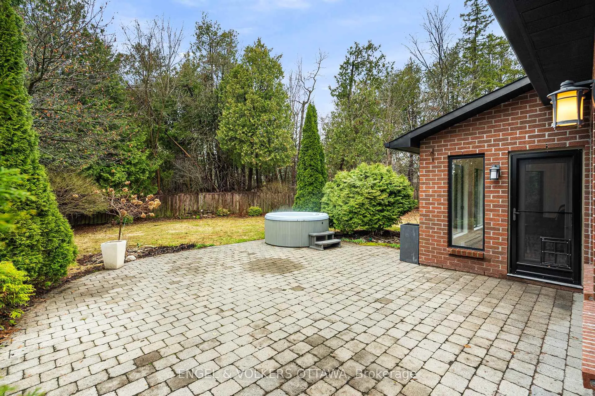 Photo 35 of 23 Pinecone Trail, Ottawa, Stittsville (Central) — HOMEH