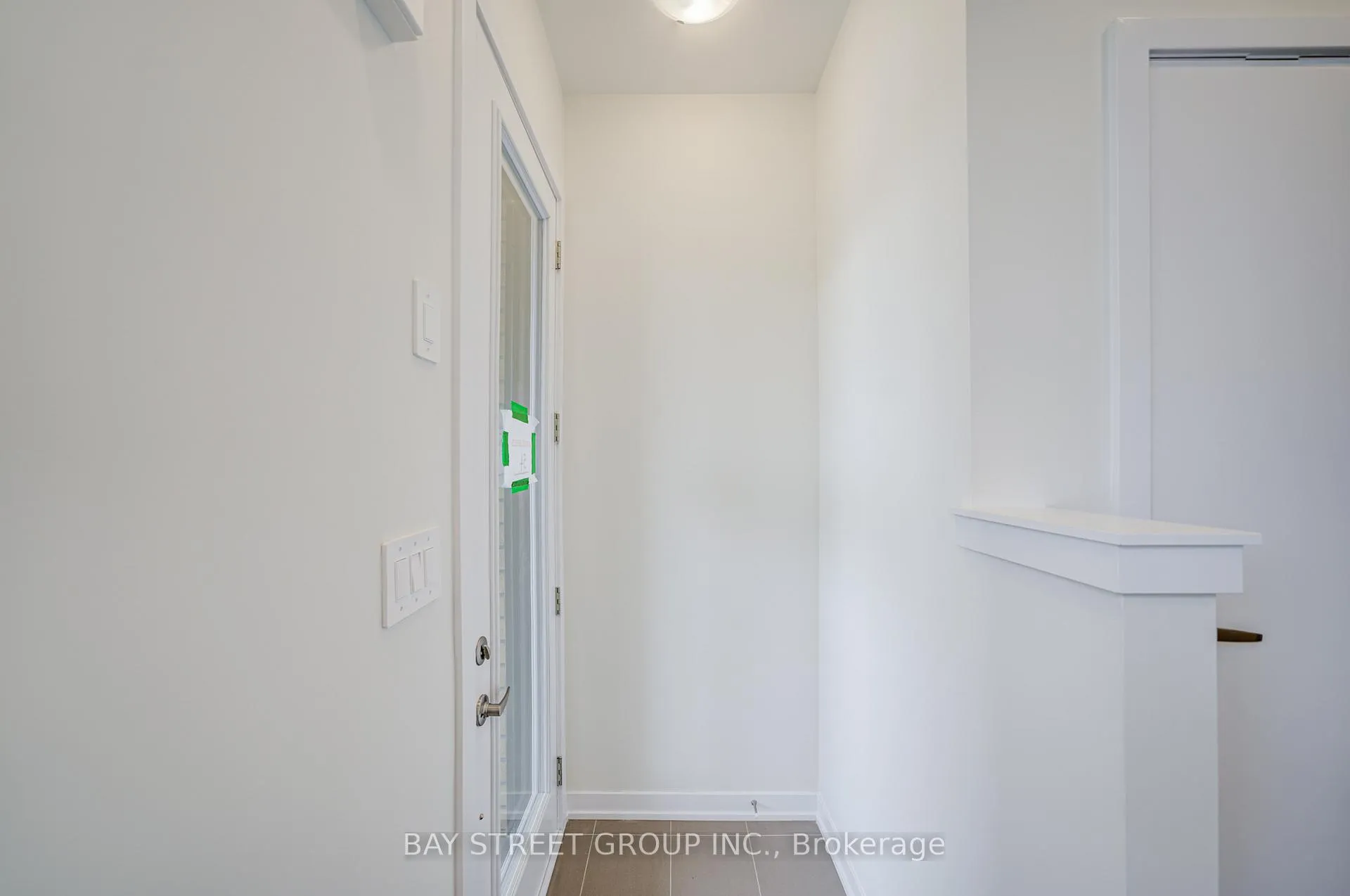 Photo 5 of 414 Lawrence Heights Way, Toronto, Englemount-Lawrence — HOMEH