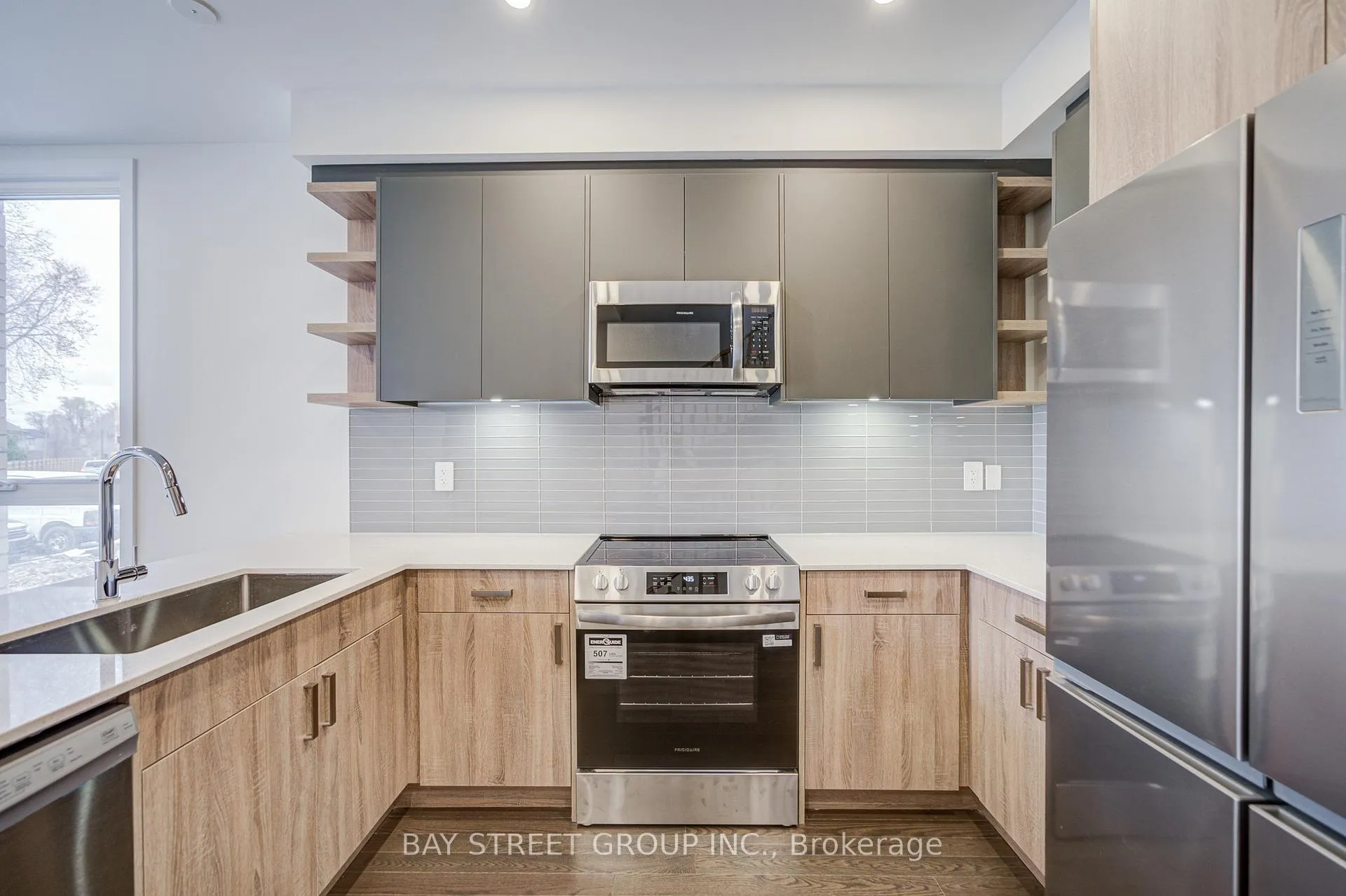 Photo 9 of 414 Lawrence Heights Way, Toronto, Englemount-Lawrence — HOMEH