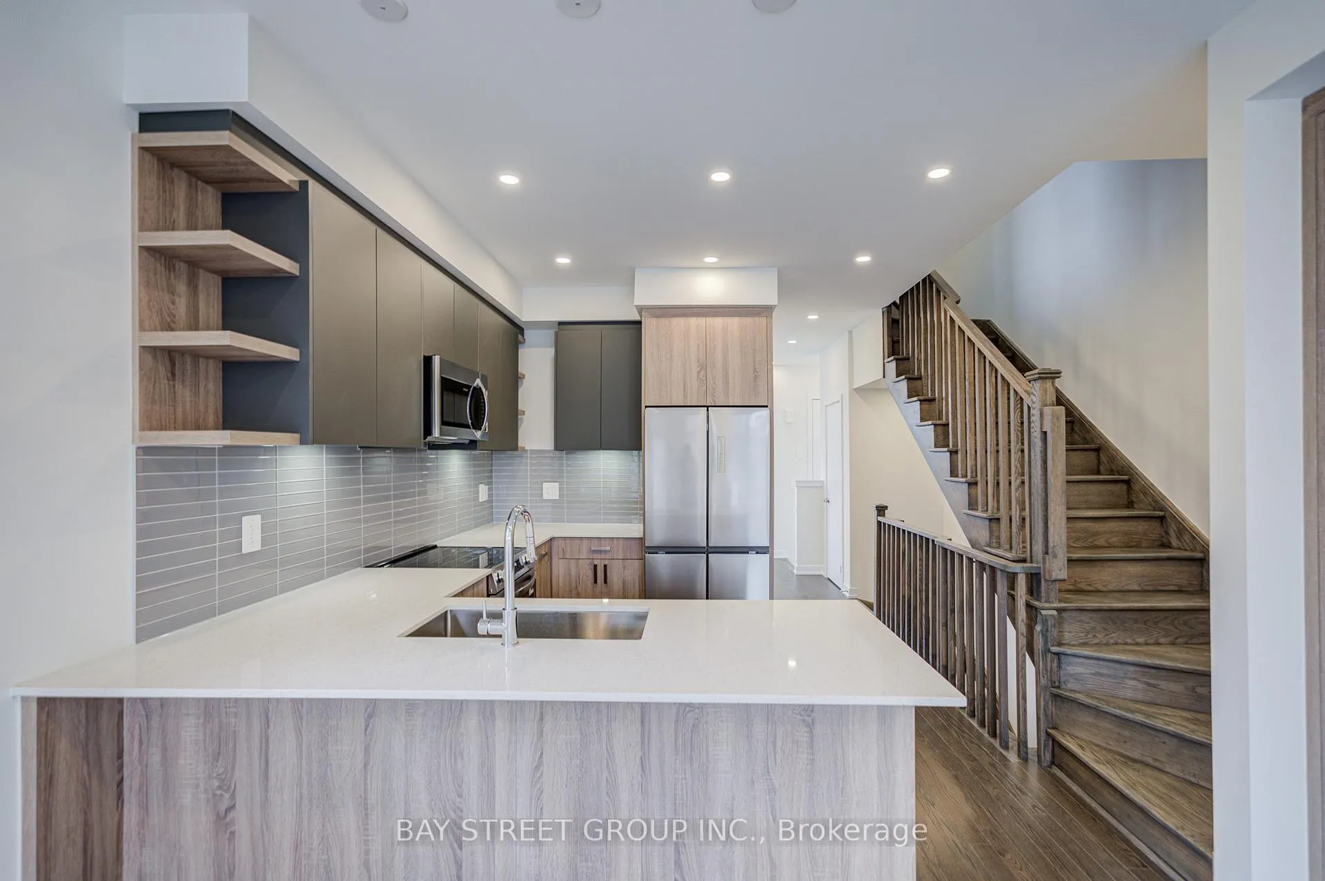 Photo 10 of 414 Lawrence Heights Way, Toronto, Englemount-Lawrence — HOMEH