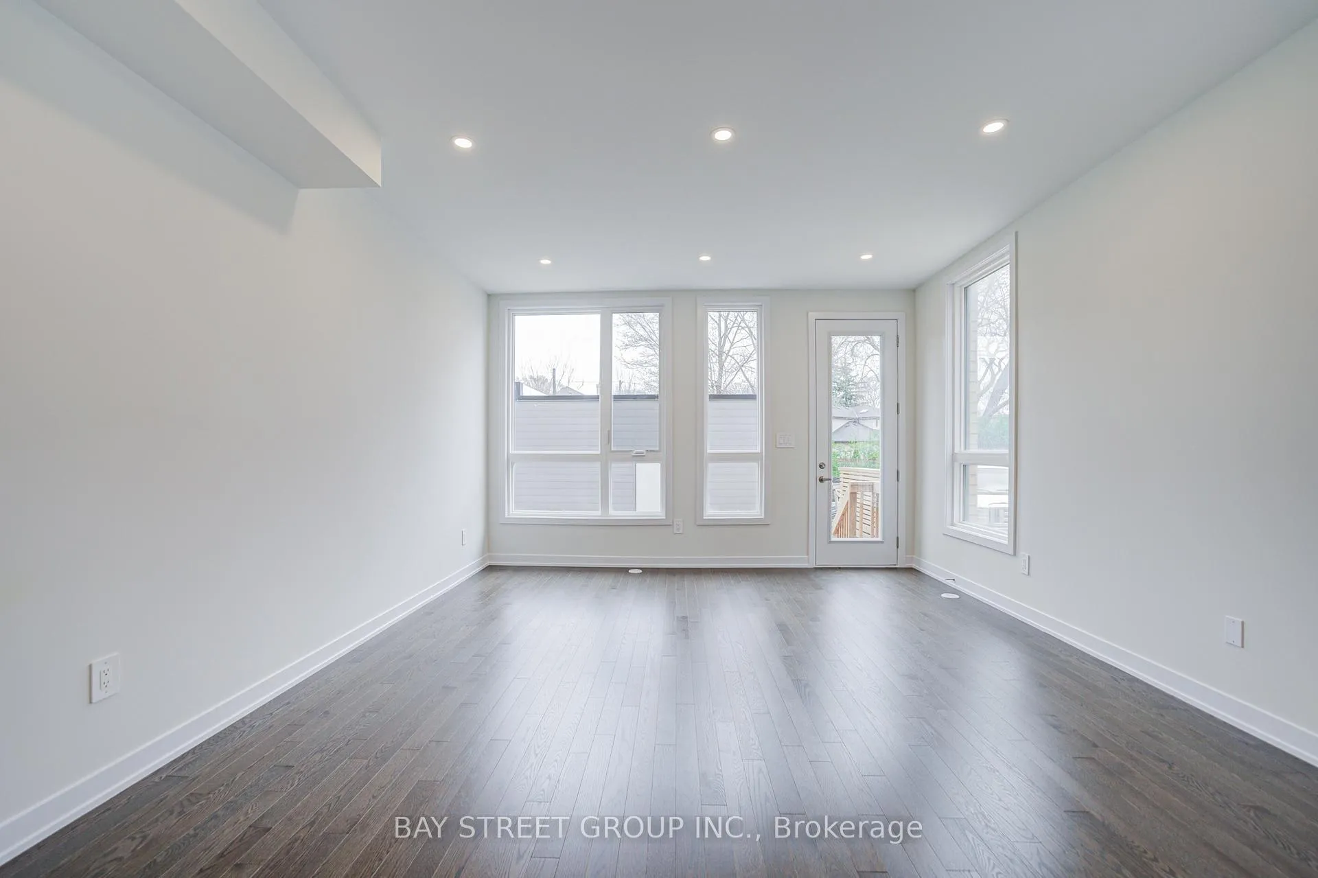 Photo 14 of 414 Lawrence Heights Way, Toronto, Englemount-Lawrence — HOMEH