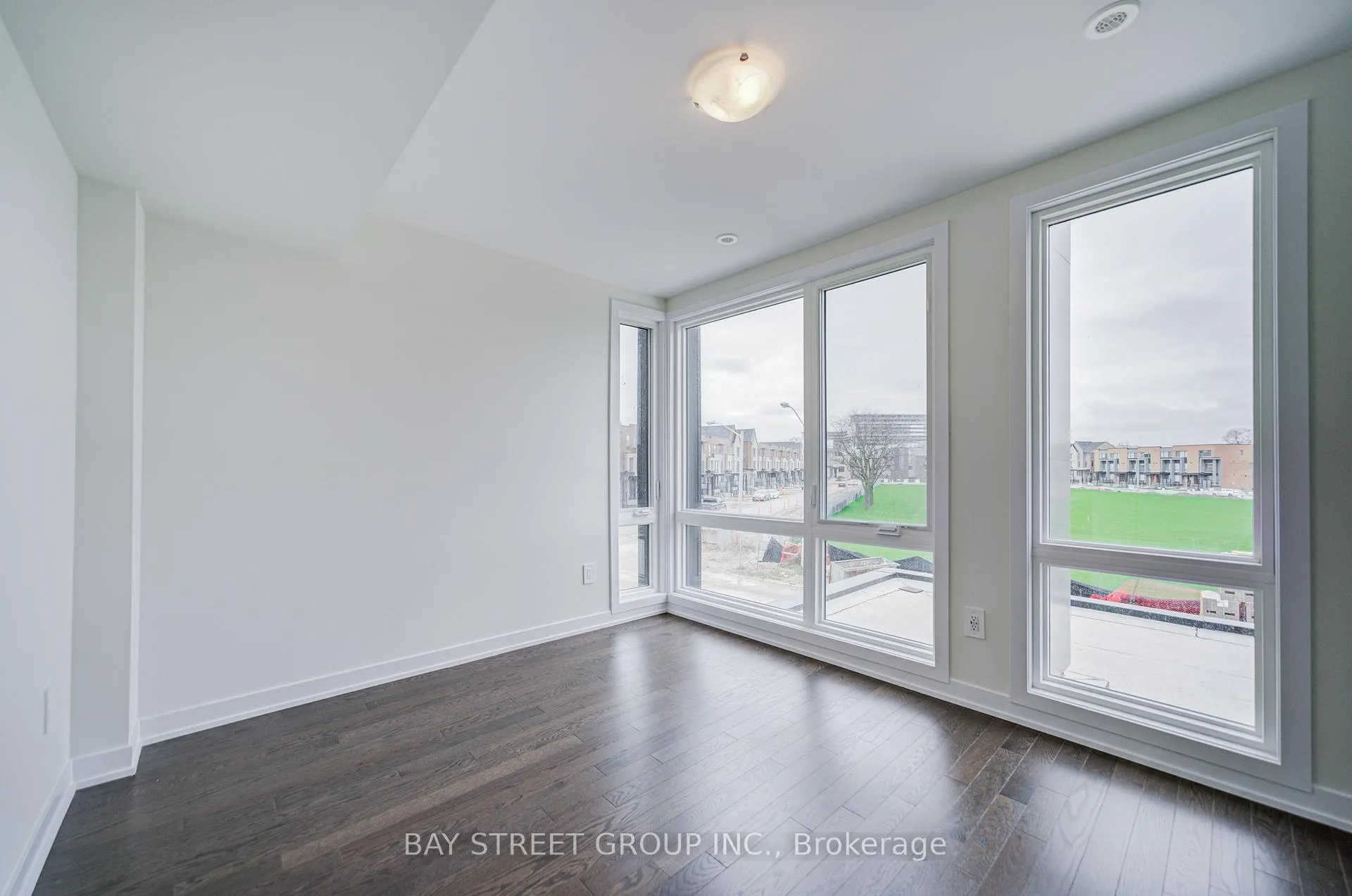 Photo 21 of 414 Lawrence Heights Way, Toronto, Englemount-Lawrence — HOMEH