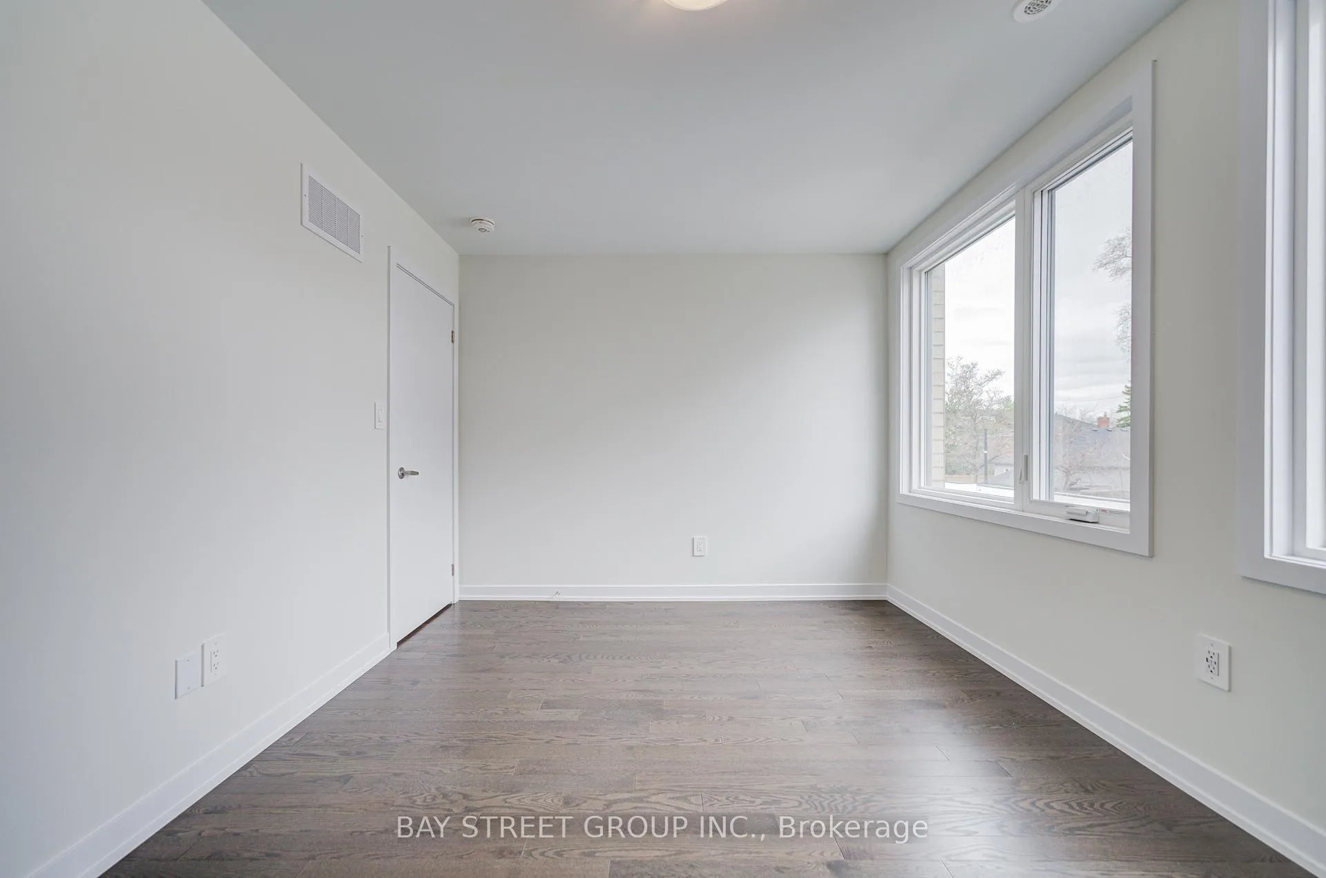 Photo 32 of 414 Lawrence Heights Way, Toronto, Englemount-Lawrence — HOMEH