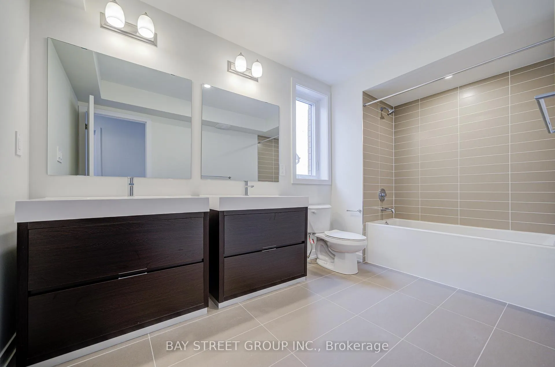 Photo 40 of 414 Lawrence Heights Way, Toronto, Englemount-Lawrence — HOMEH