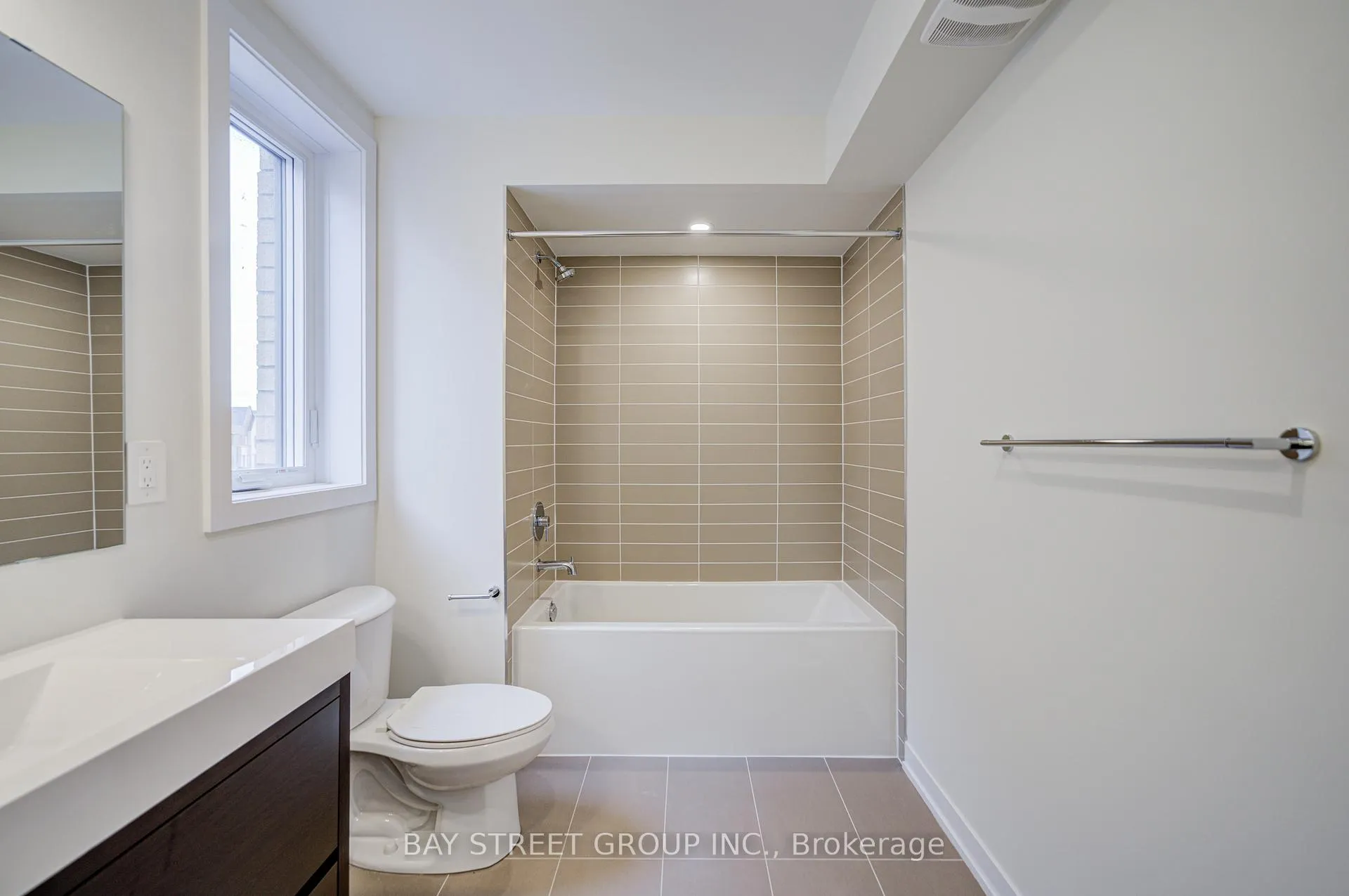 Photo 41 of 414 Lawrence Heights Way, Toronto, Englemount-Lawrence — HOMEH