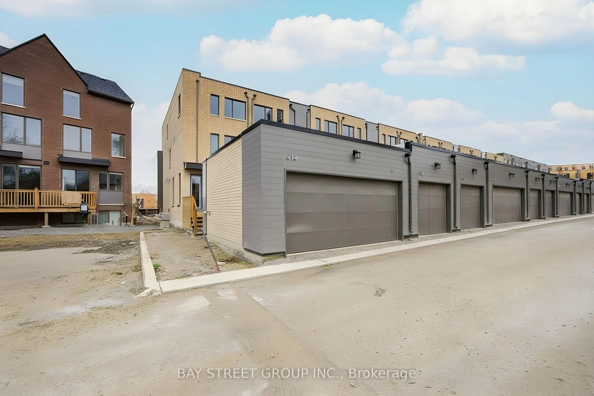 Photo 48 of 414 Lawrence Heights Way, Toronto, Englemount-Lawrence — HOMEH