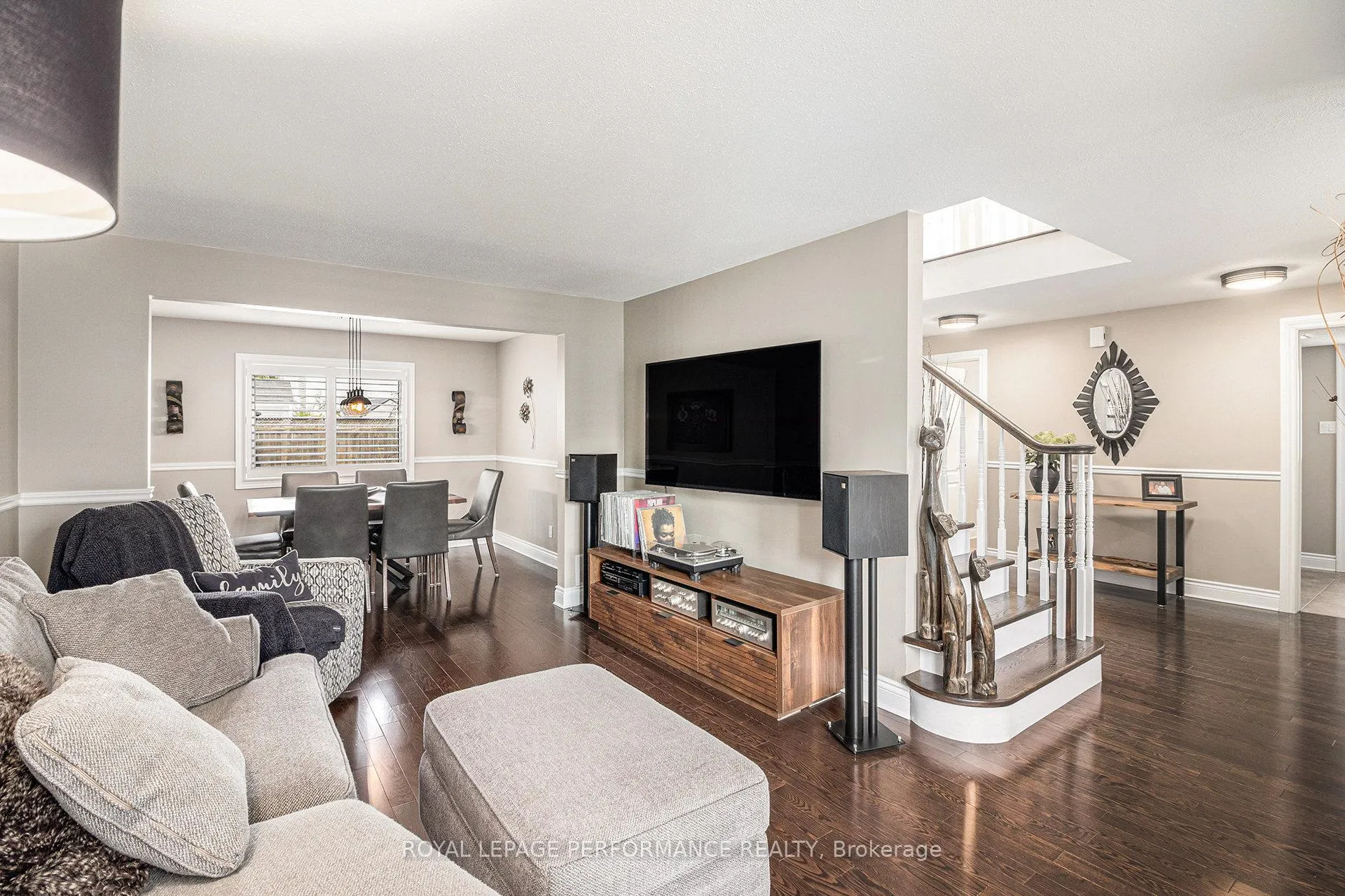 Photo 3 of 653 Thicket Way, Ottawa, Fallingbrook/Gardenway South — HOMEH
