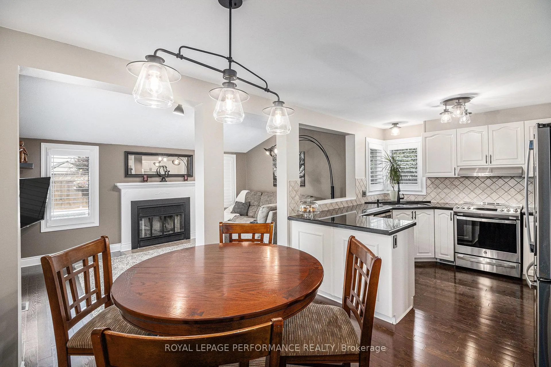 Photo 8 of 653 Thicket Way, Ottawa, Fallingbrook/Gardenway South — HOMEH