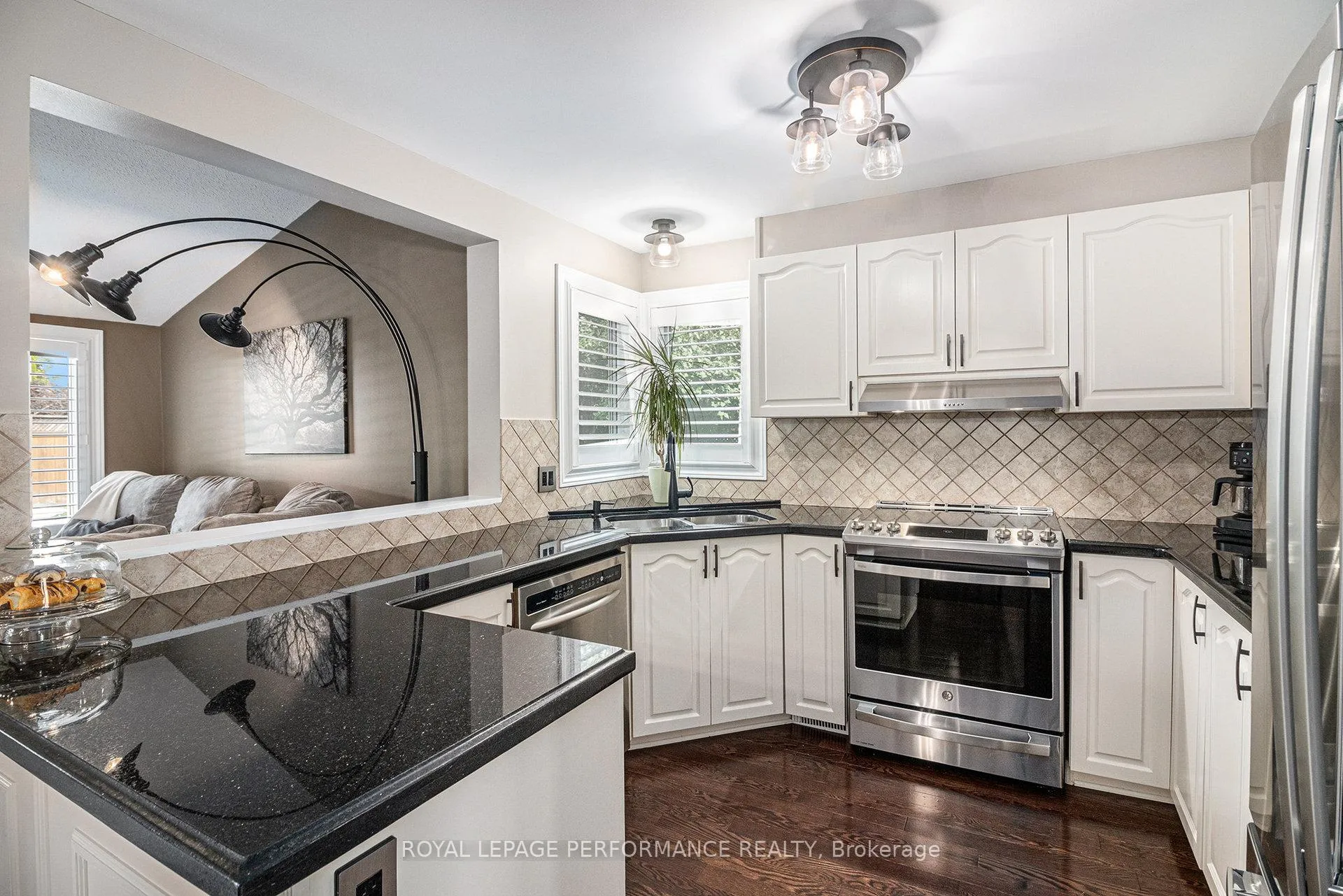 Photo 14 of 653 Thicket Way, Ottawa, Fallingbrook/Gardenway South — HOMEH