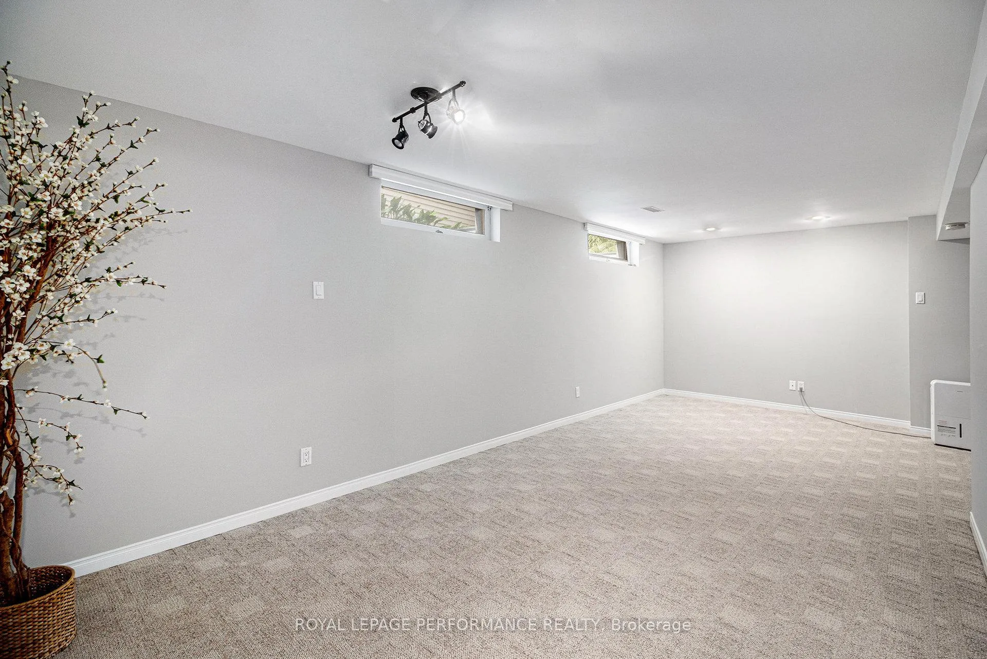 Photo 32 of 653 Thicket Way, Ottawa, Fallingbrook/Gardenway South — HOMEH