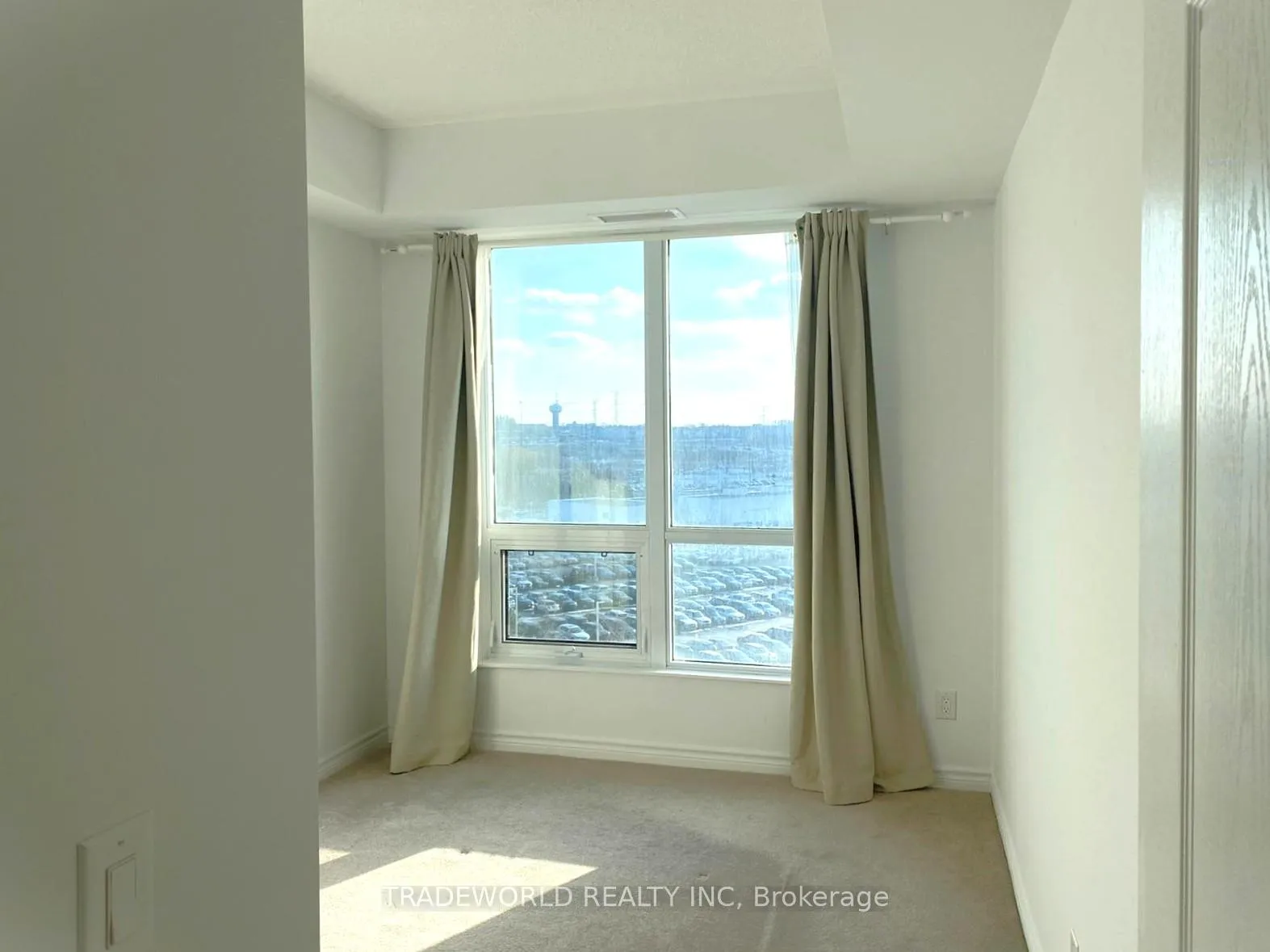 Photo 6 of Unit 712, 8323 Kennedy Road, Markham, Village Green-South Unionville — HOMEH